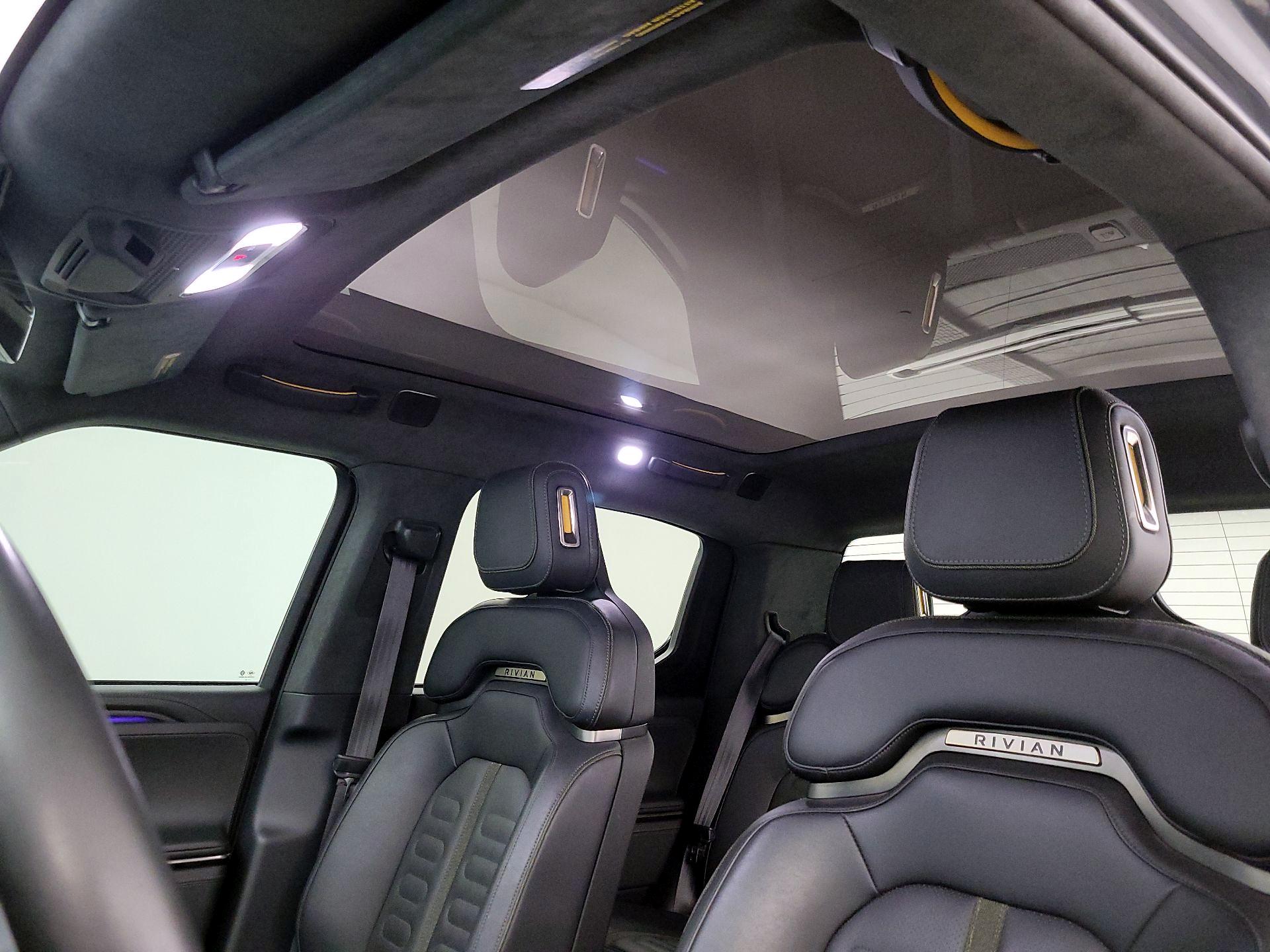 Thumbnail: 2022 Rivian R1T - 19