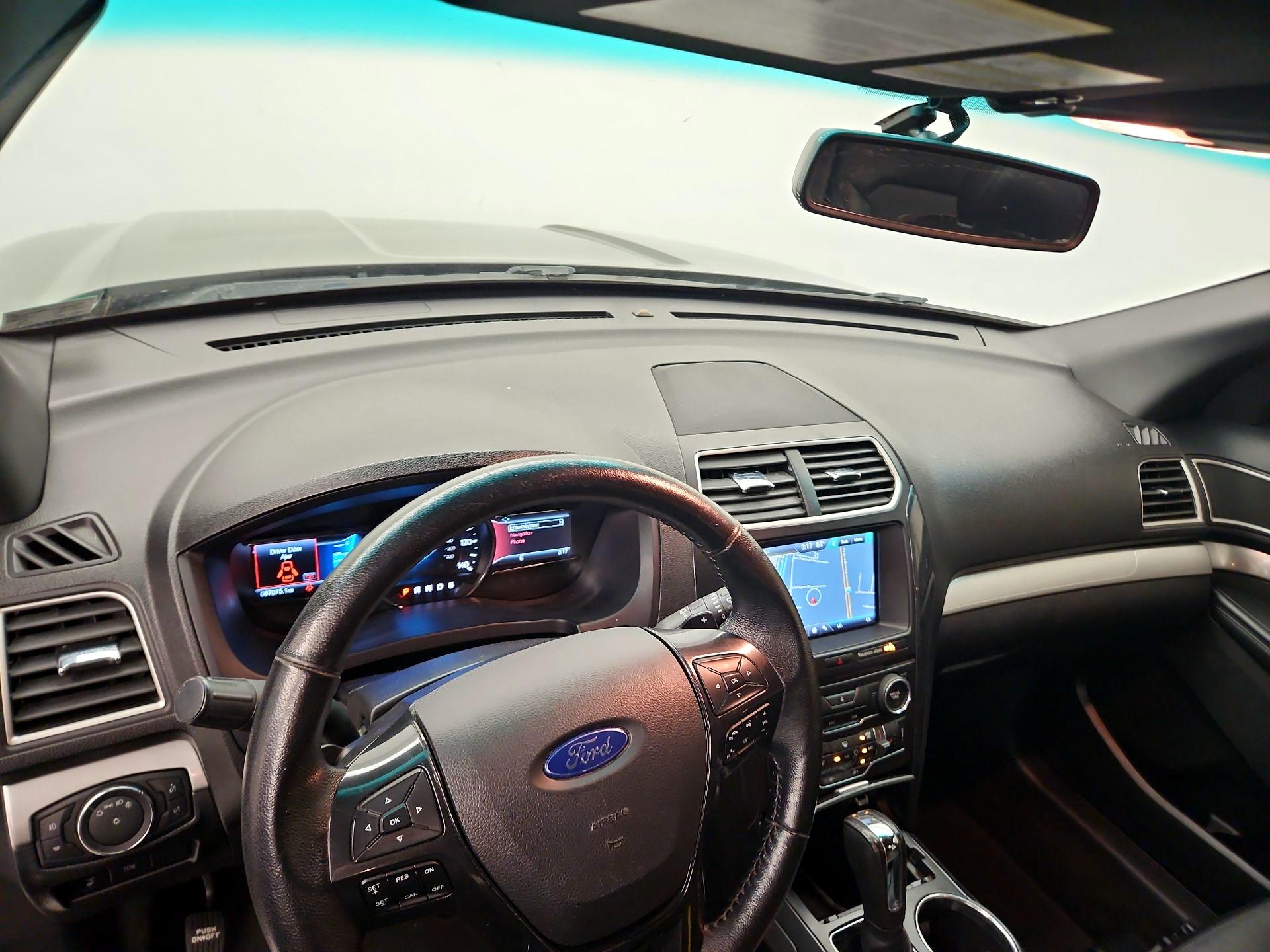 Thumbnail: 2016 Ford Explorer - 9