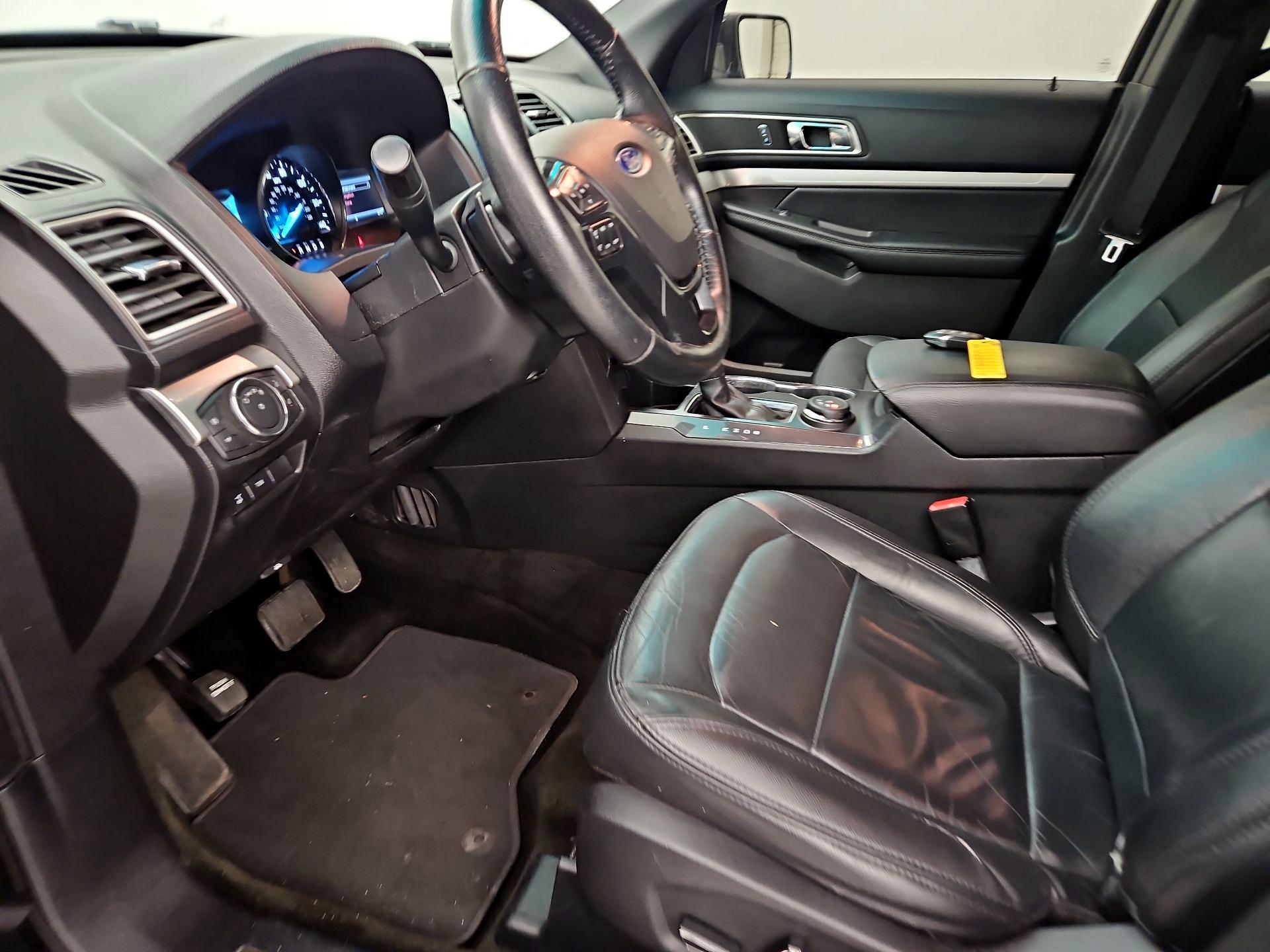 Thumbnail: 2016 Ford Explorer - 11