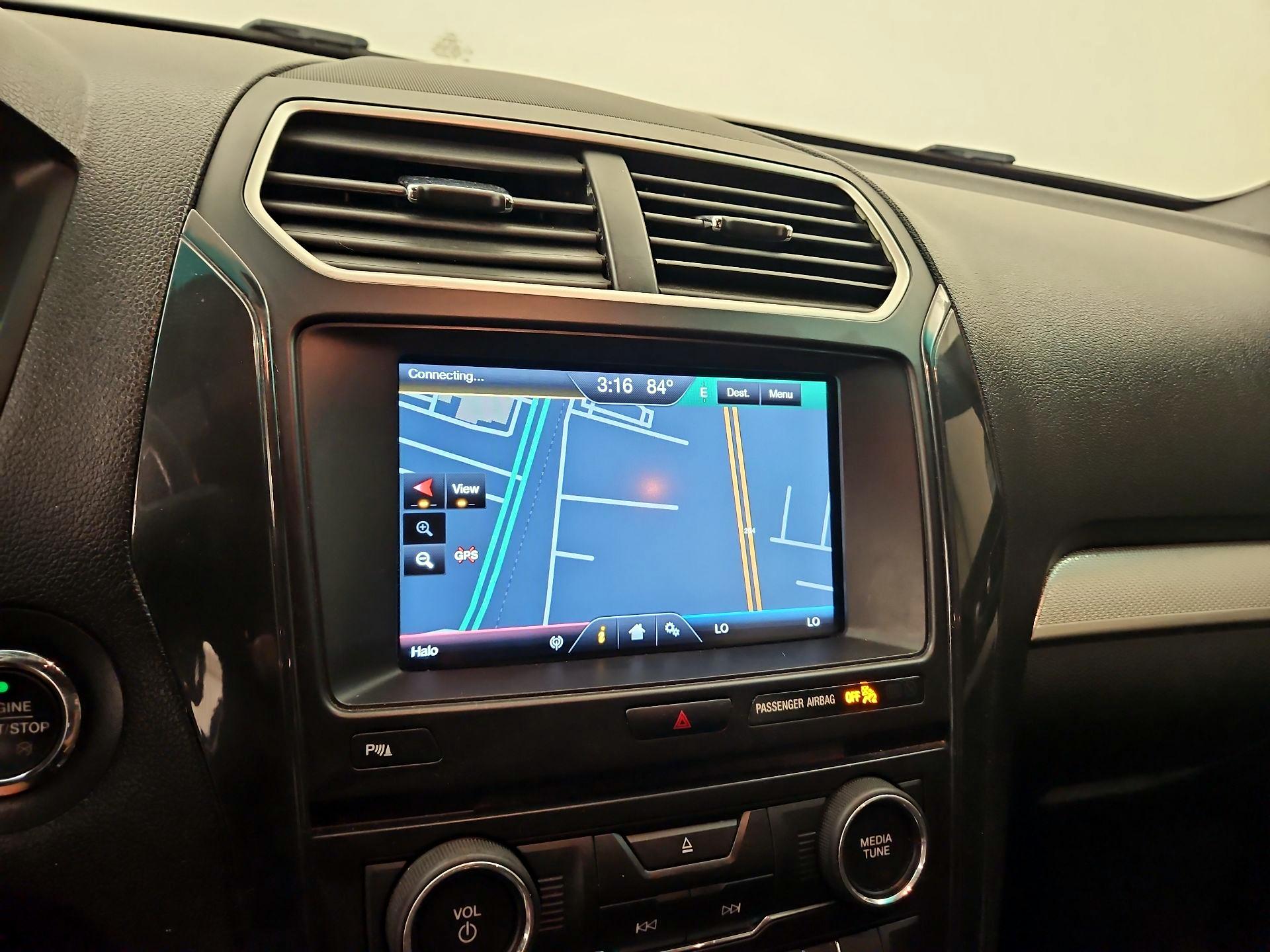 Thumbnail: 2016 Ford Explorer - 14