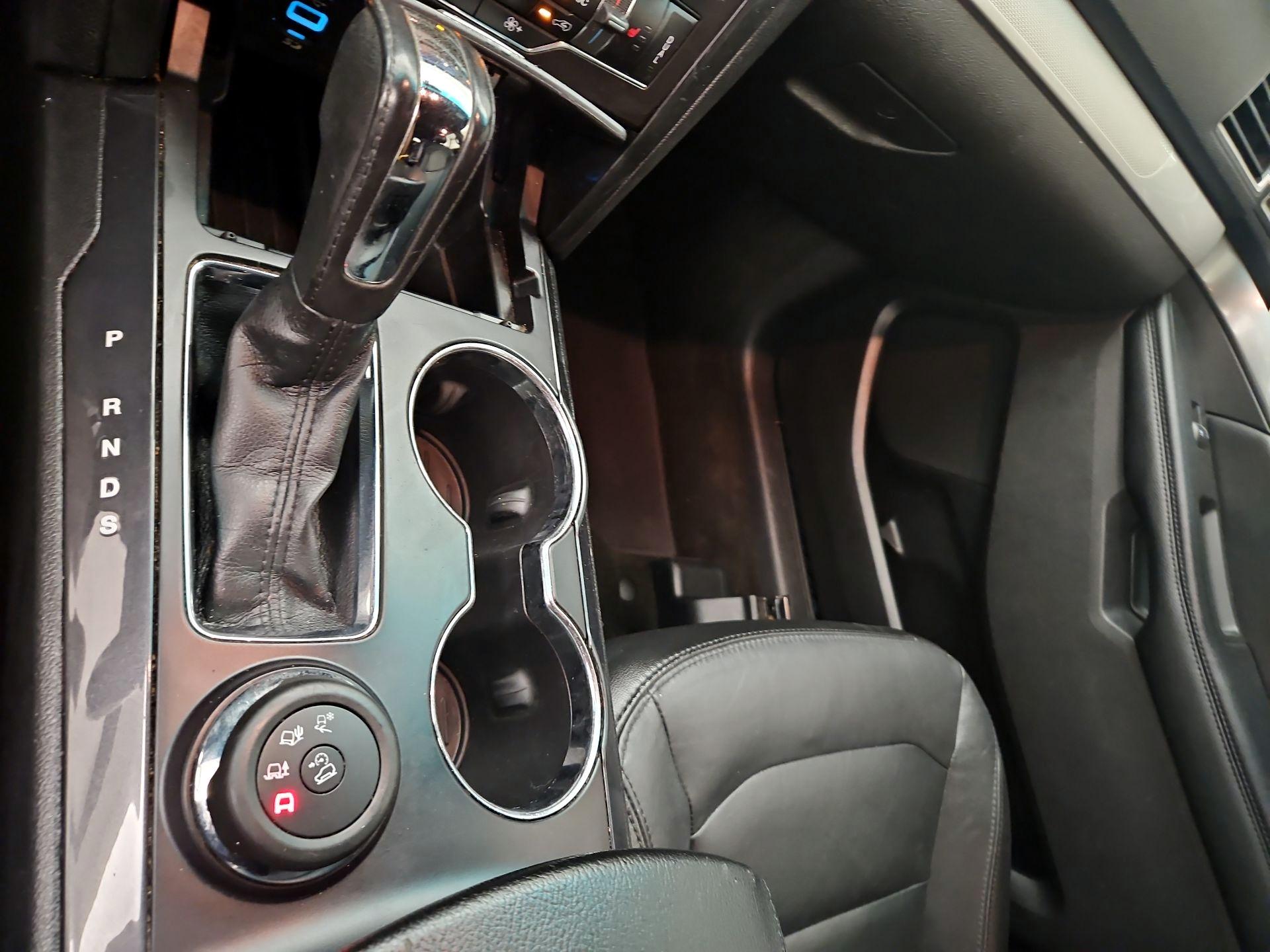 Thumbnail: 2016 Ford Explorer - 18