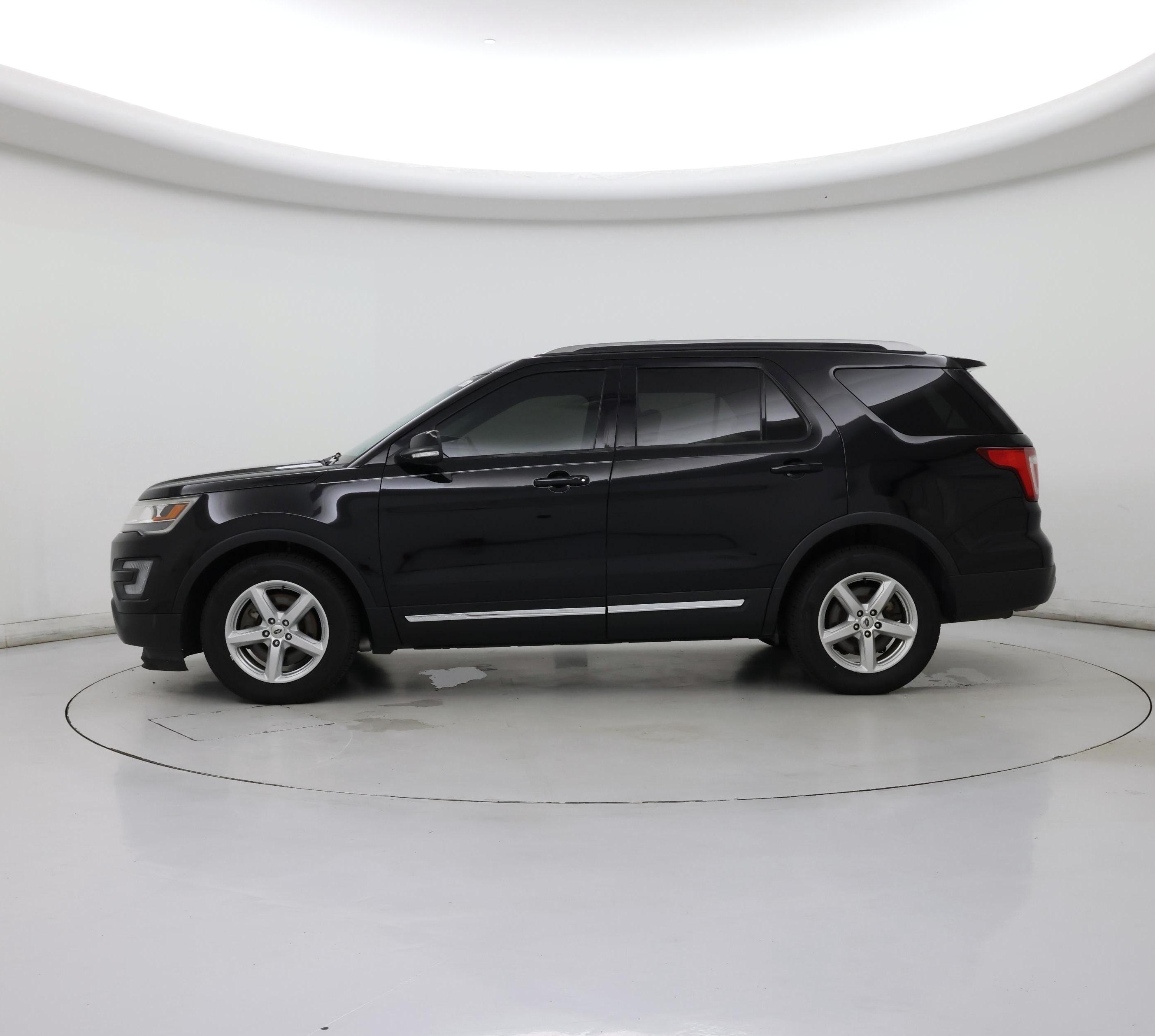 Thumbnail: 2016 Ford Explorer - 3