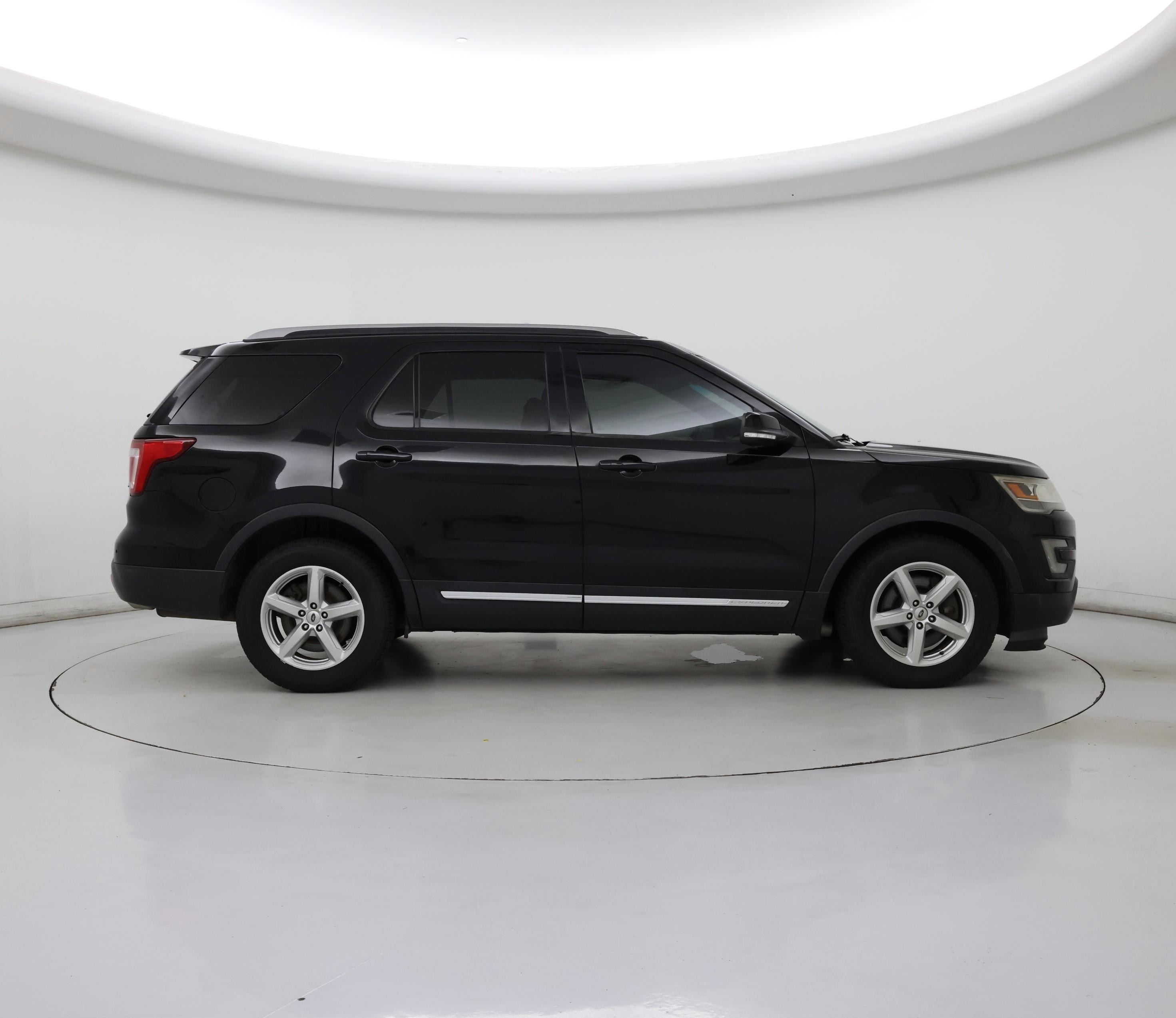 Thumbnail: 2016 Ford Explorer - 7