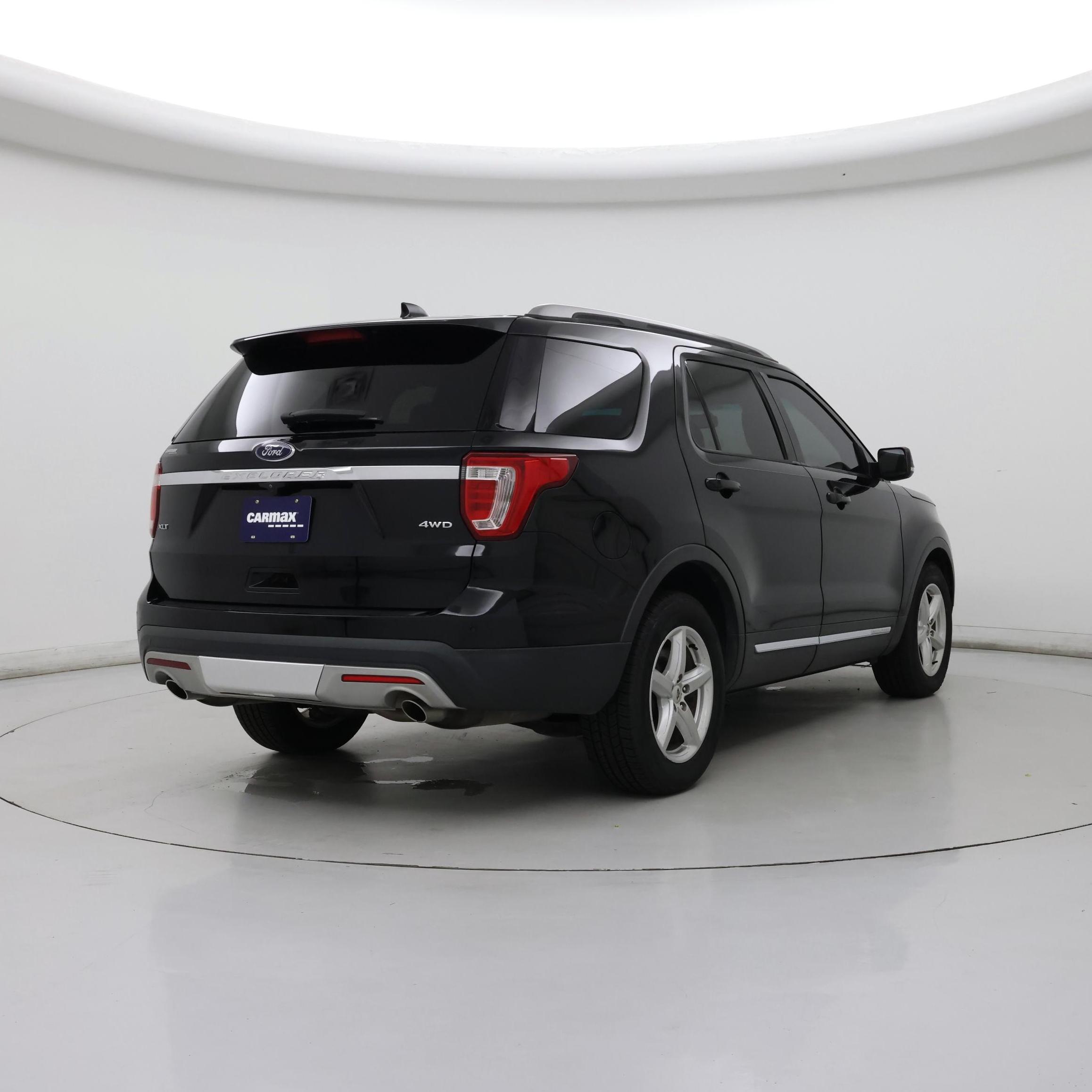 Thumbnail: 2016 Ford Explorer - 8