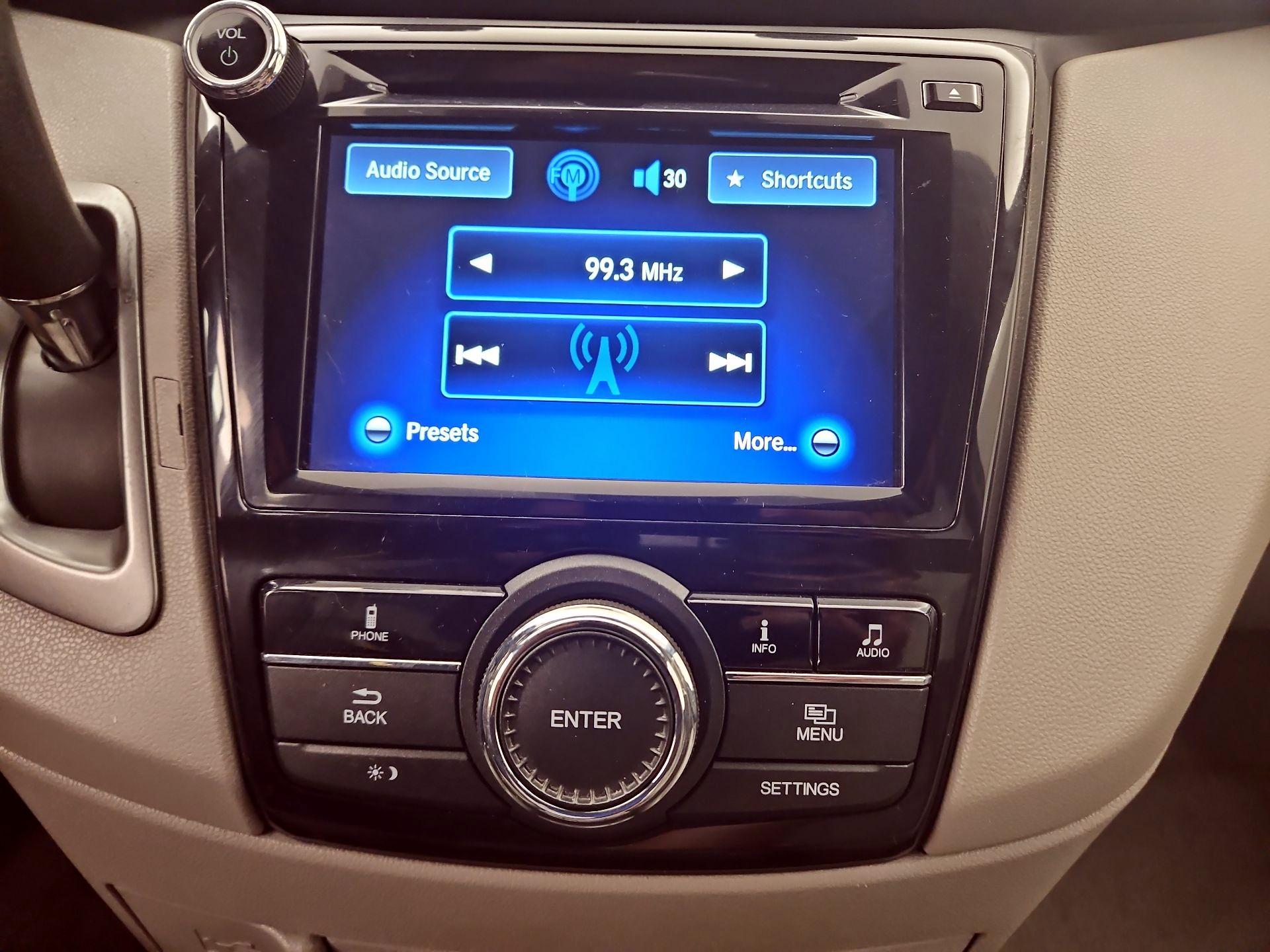 Thumbnail: 2016 Honda Odyssey - 15