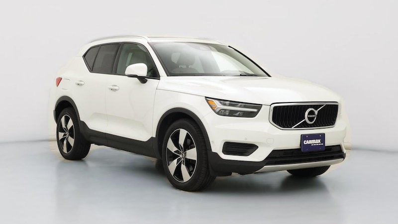 2019 Volvo XC40 T5 Momentum Hero Image