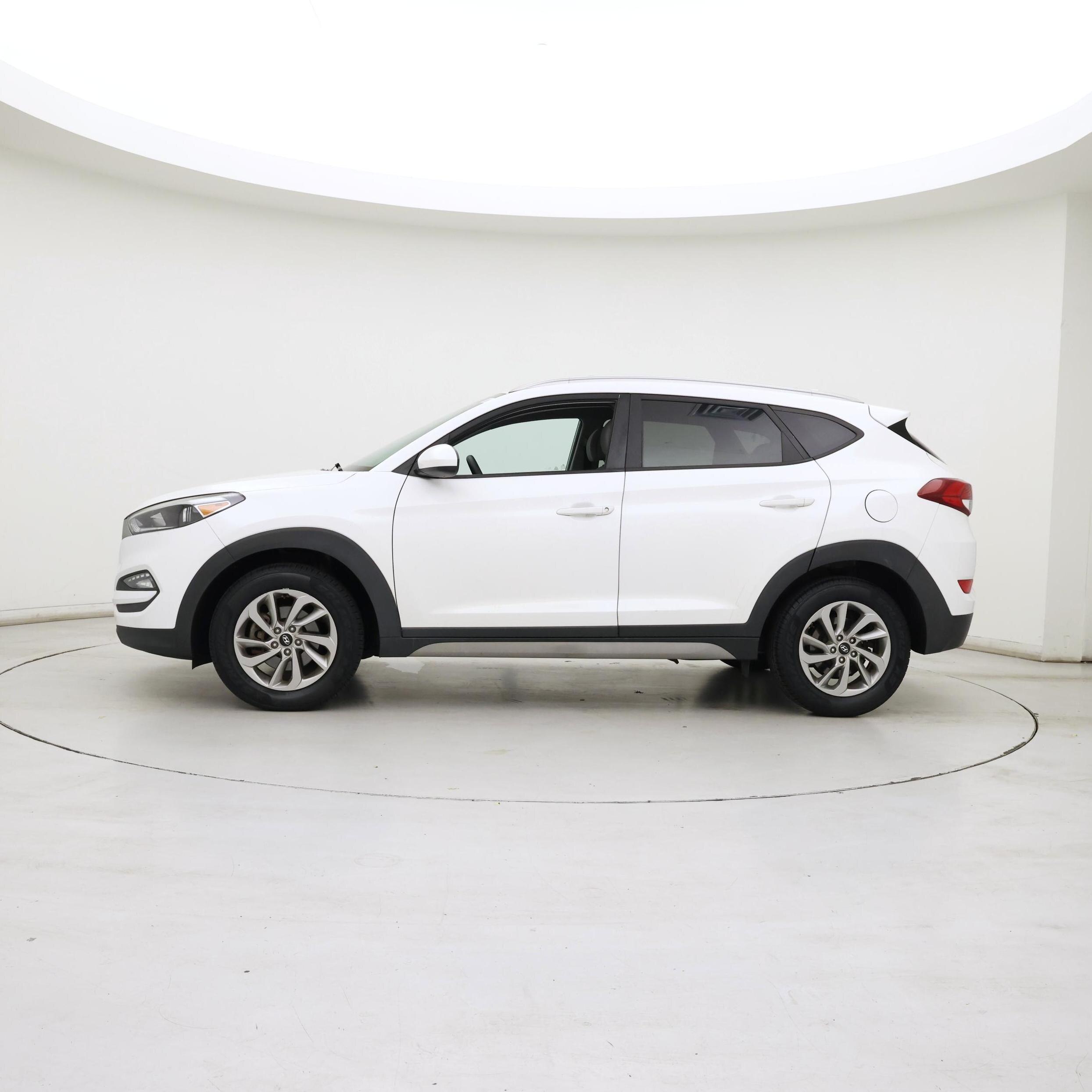 Thumbnail: 2018 Hyundai Tucson - 3