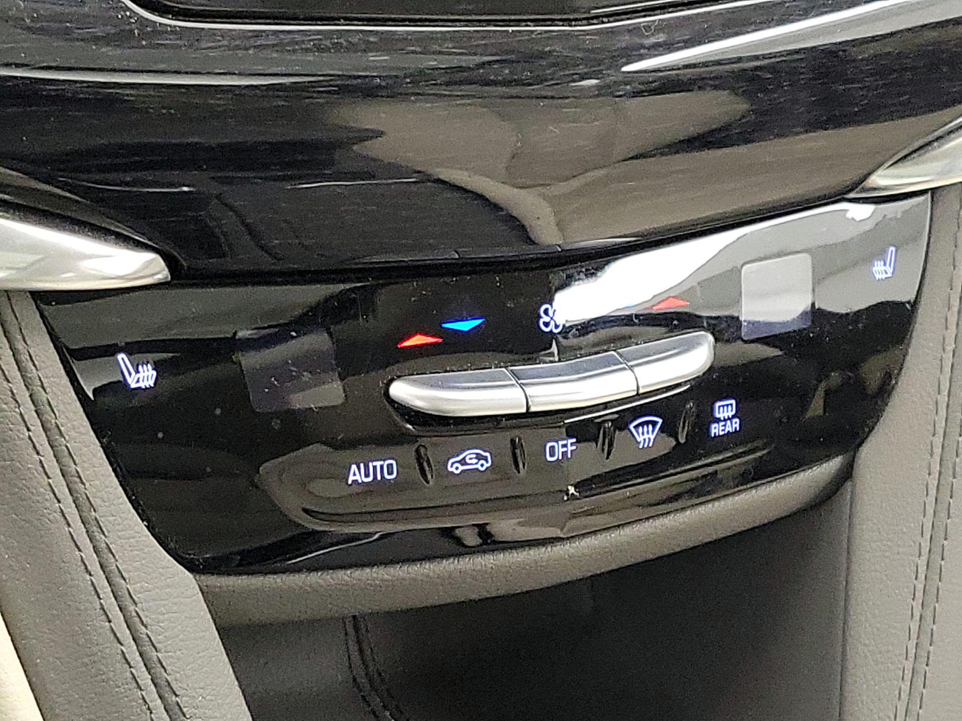 Thumbnail: 2020 Cadillac XT6 - 17