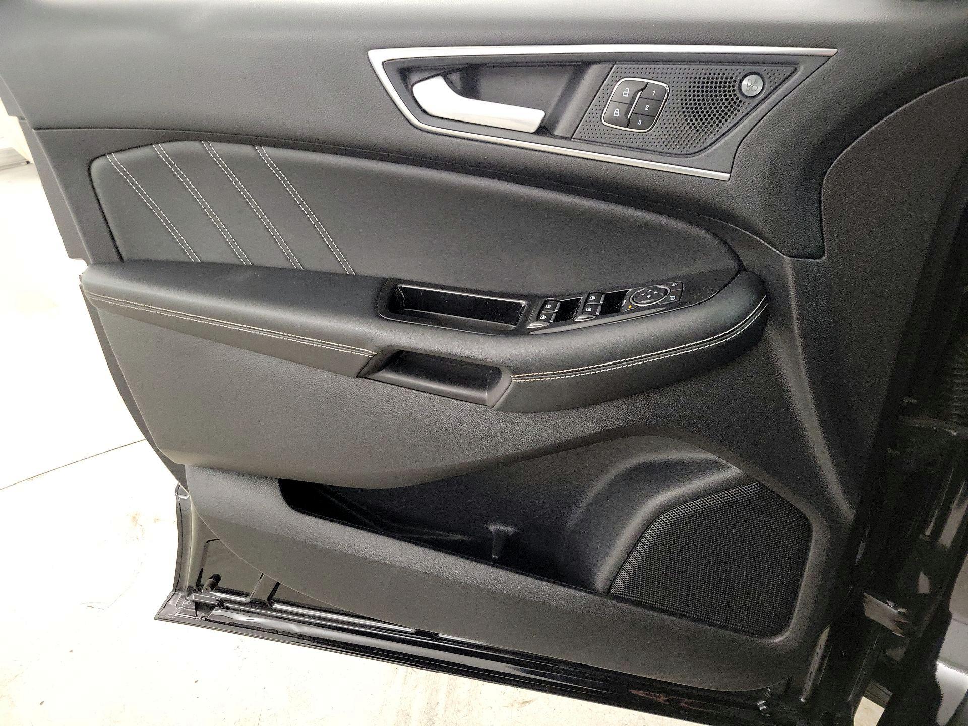 Thumbnail: 2020 Ford Edge - 12