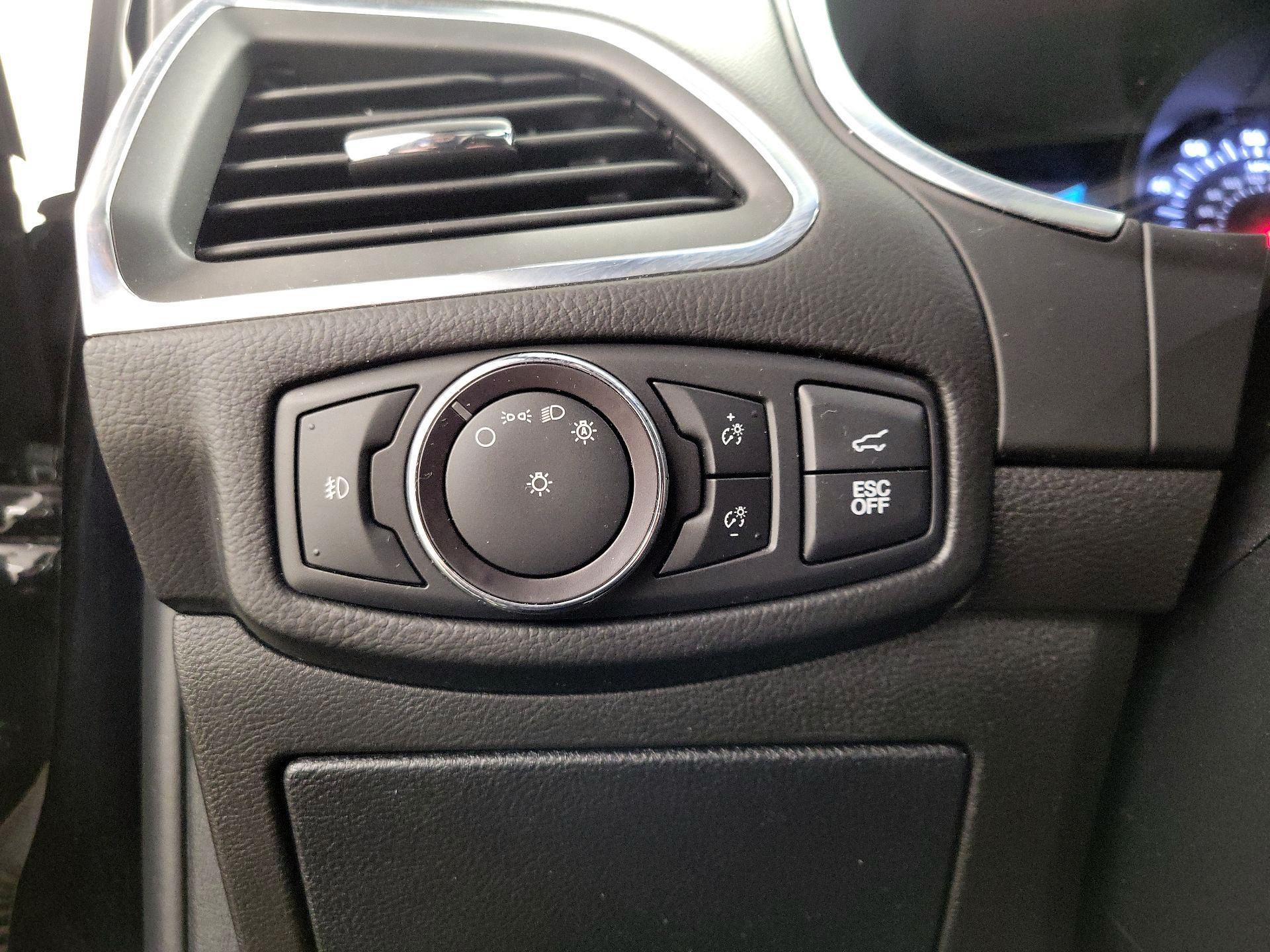 Thumbnail: 2020 Ford Edge - 13