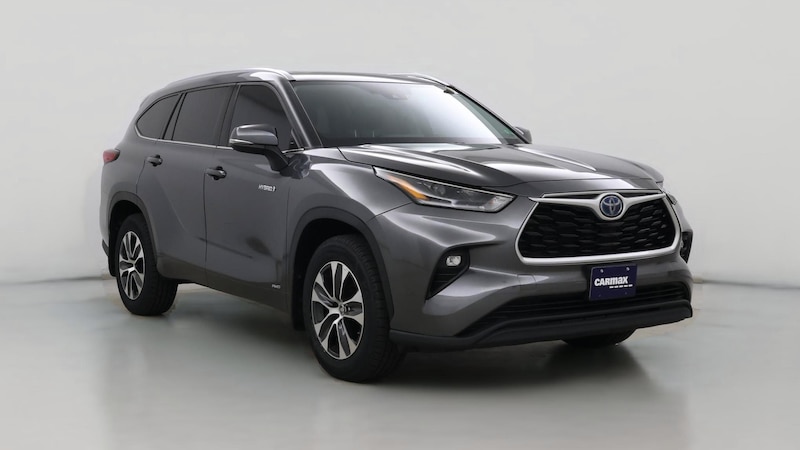 2021 Toyota Highlander XLE Hero Image