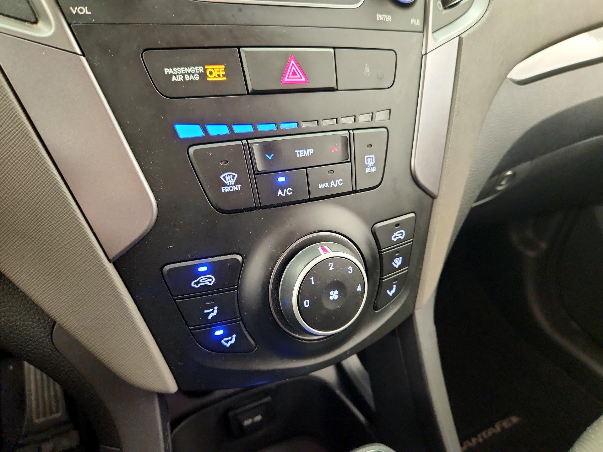 Thumbnail: 2015 Hyundai Santa Fe - 16