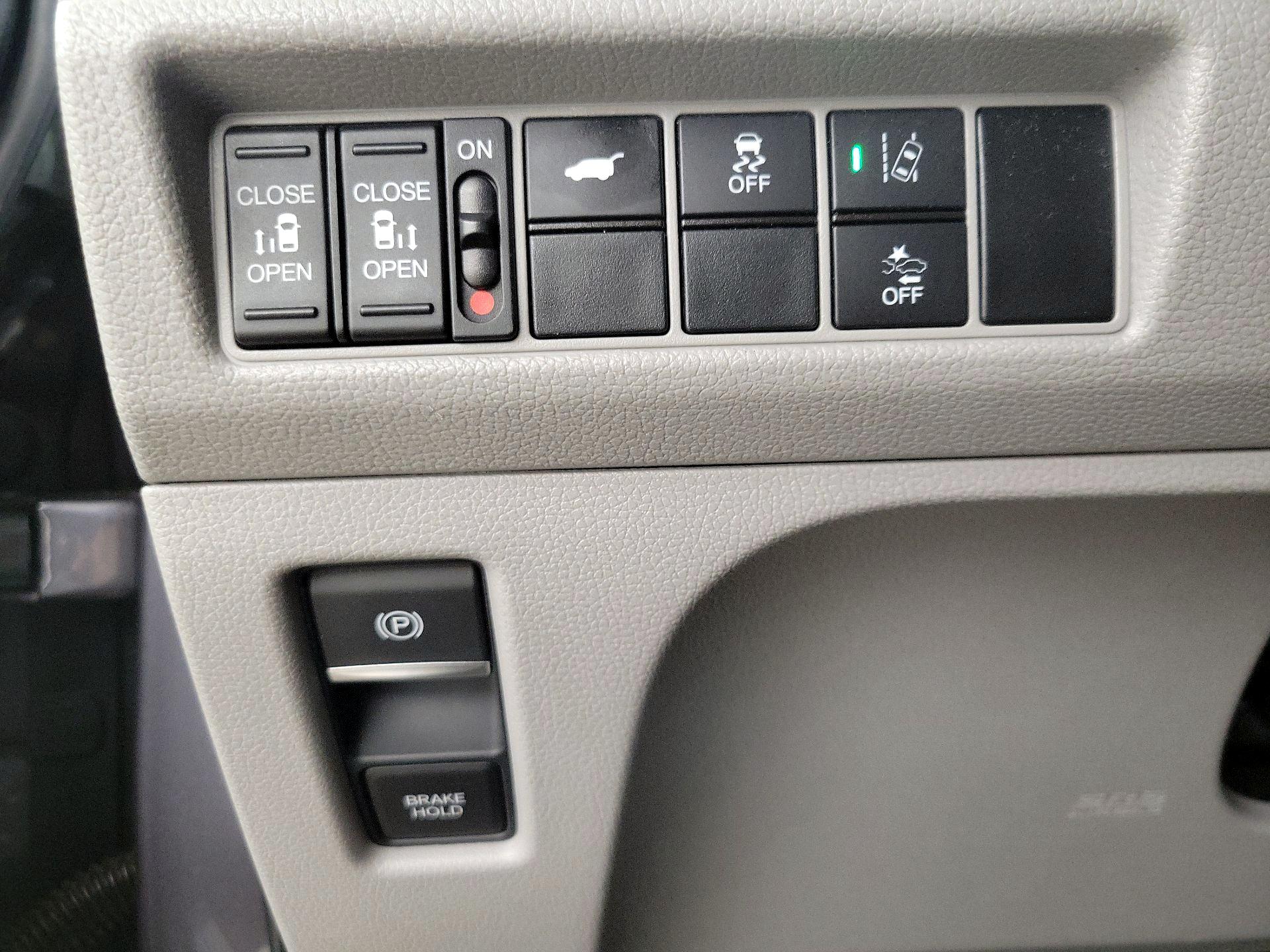 Thumbnail: 2019 Honda Odyssey - 13