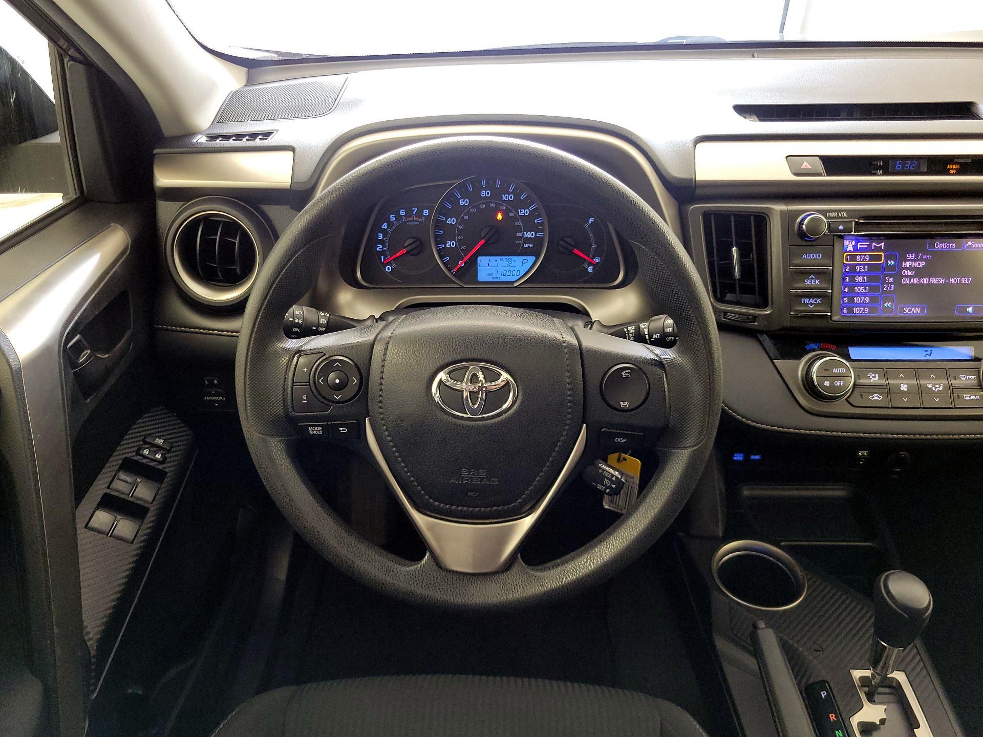 Thumbnail: 2013 Toyota RAV4 - 10