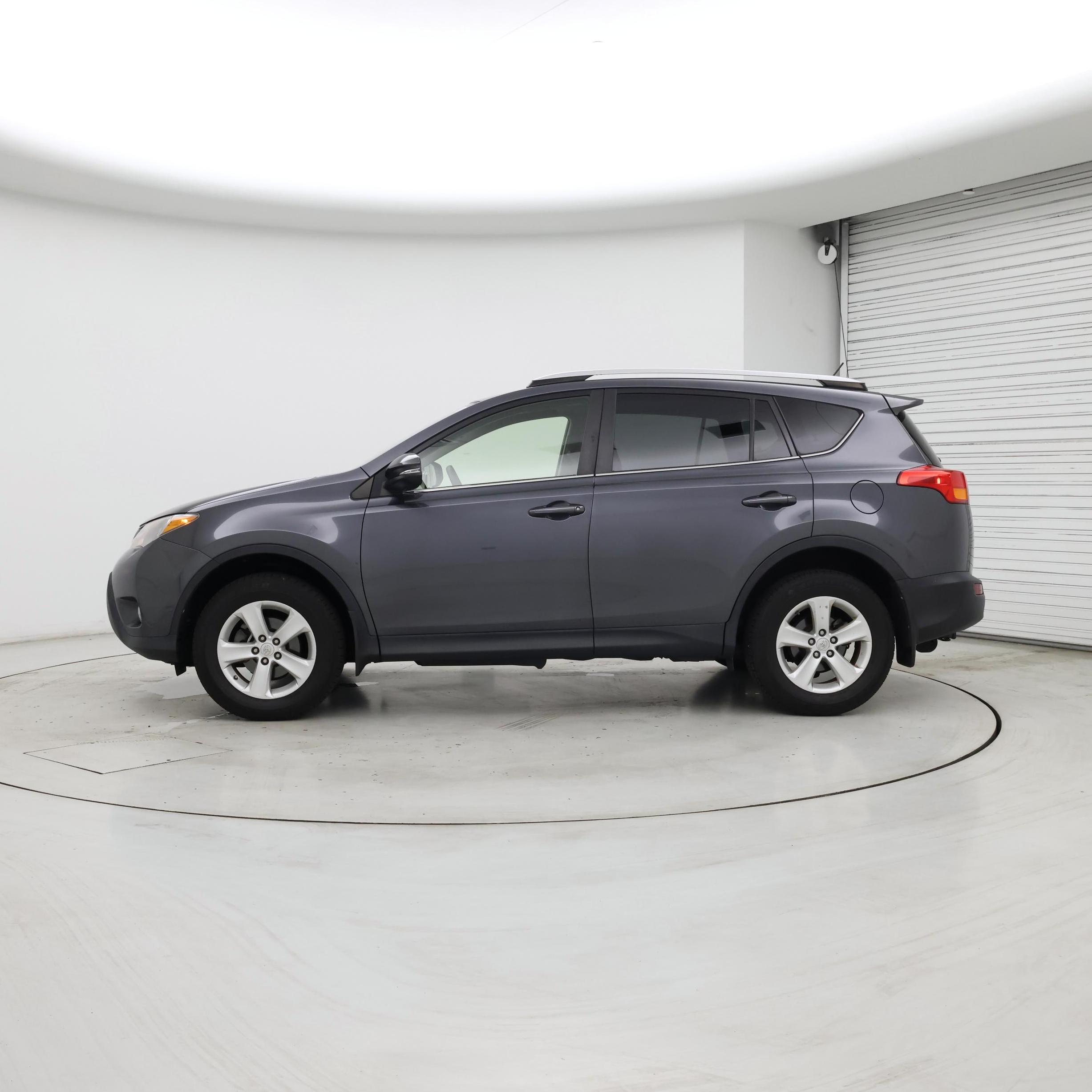 Thumbnail: 2013 Toyota RAV4 - 3