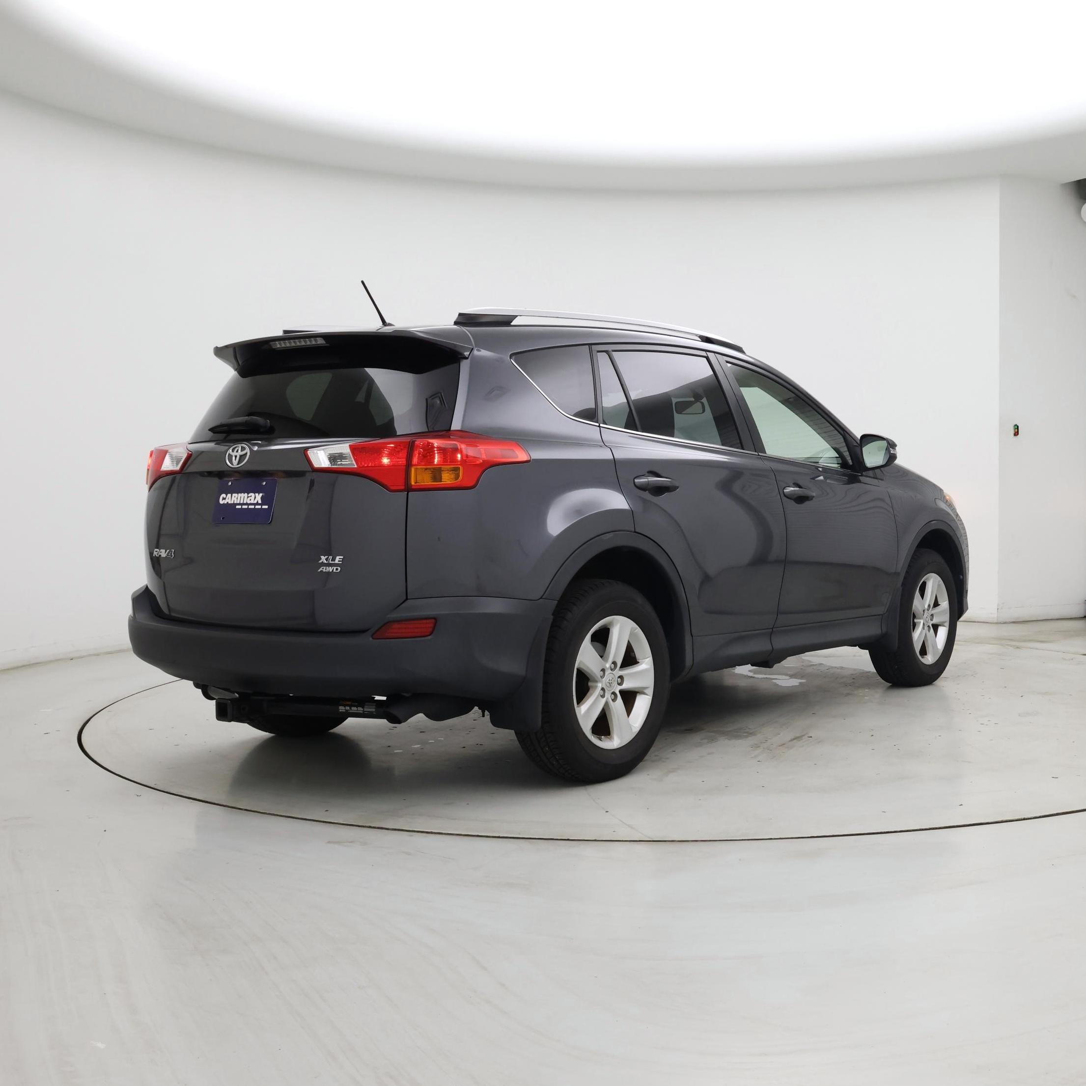 Thumbnail: 2013 Toyota RAV4 - 8