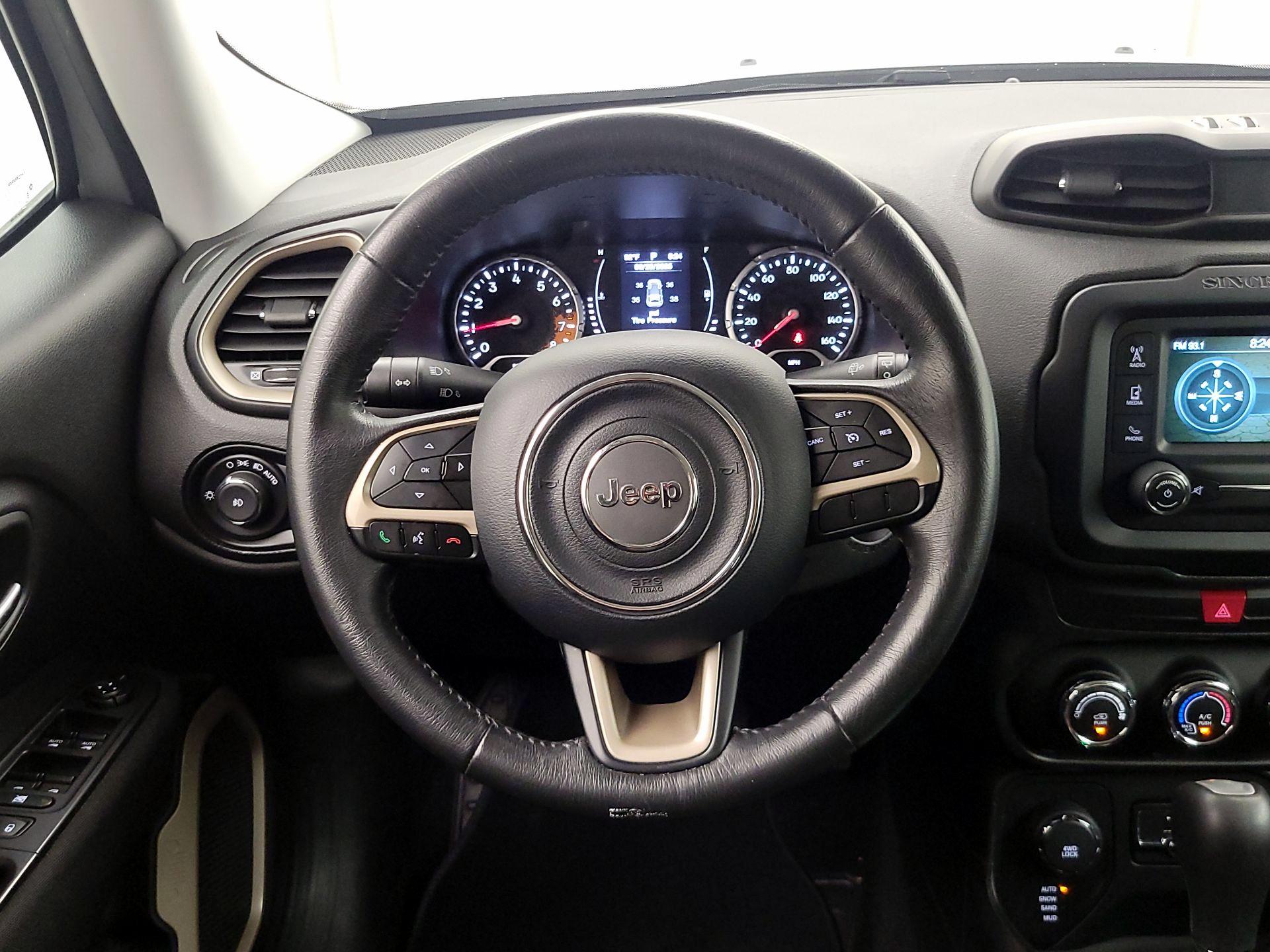 Thumbnail: 2016 Jeep Renegade - 10