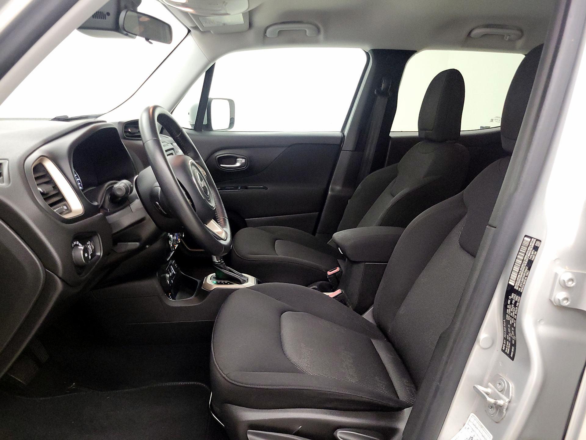 Thumbnail: 2016 Jeep Renegade - 11
