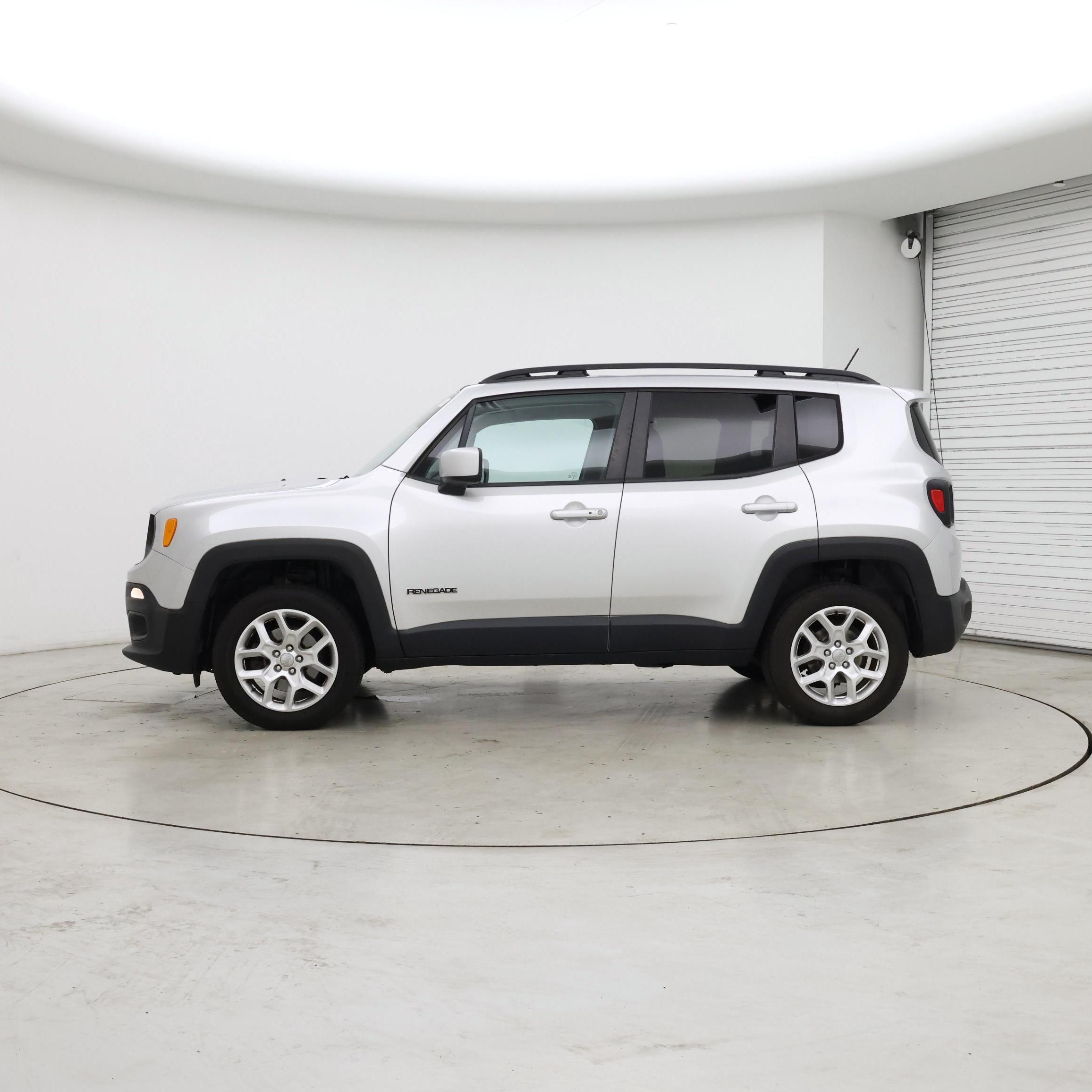 Thumbnail: 2016 Jeep Renegade - 3