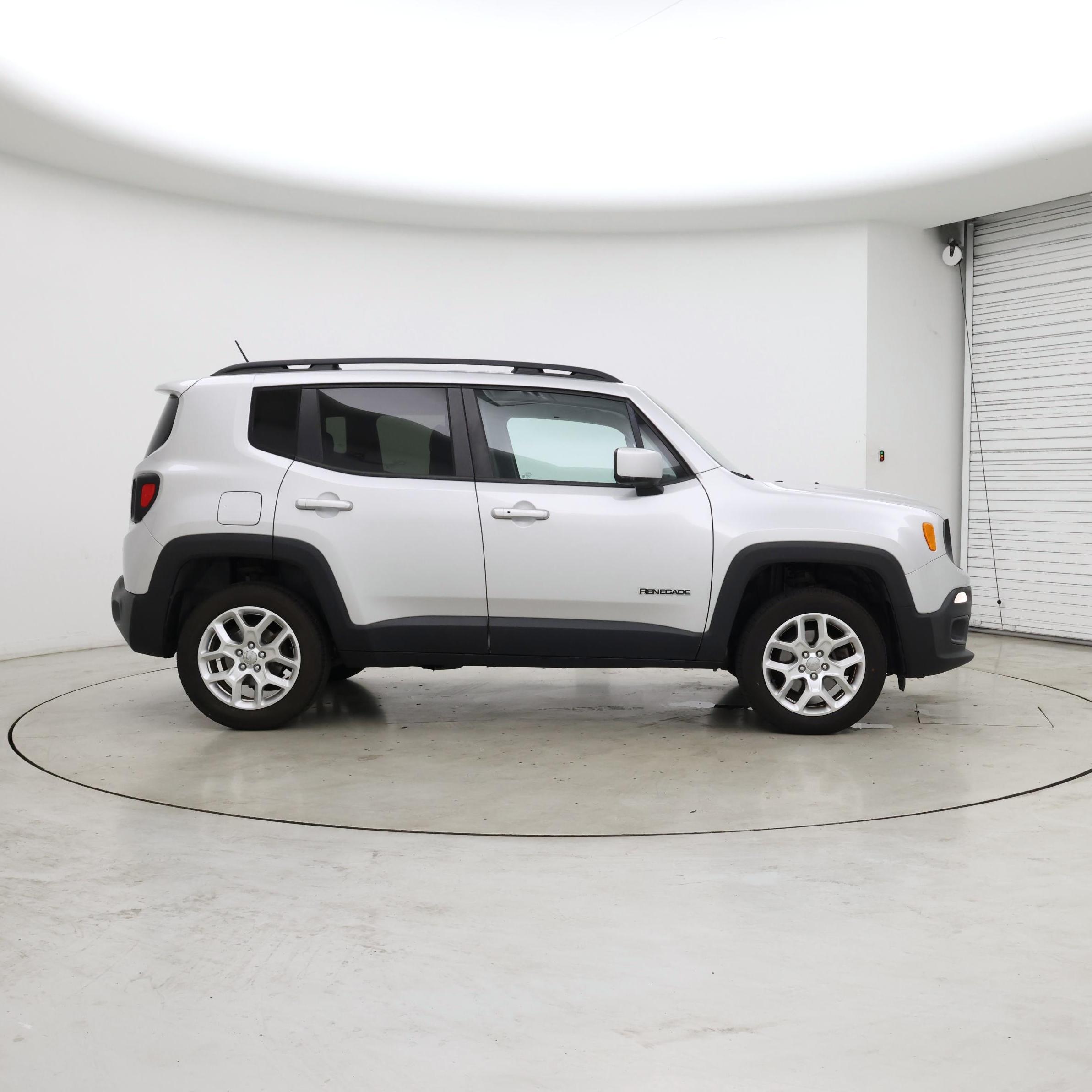 Thumbnail: 2016 Jeep Renegade - 7