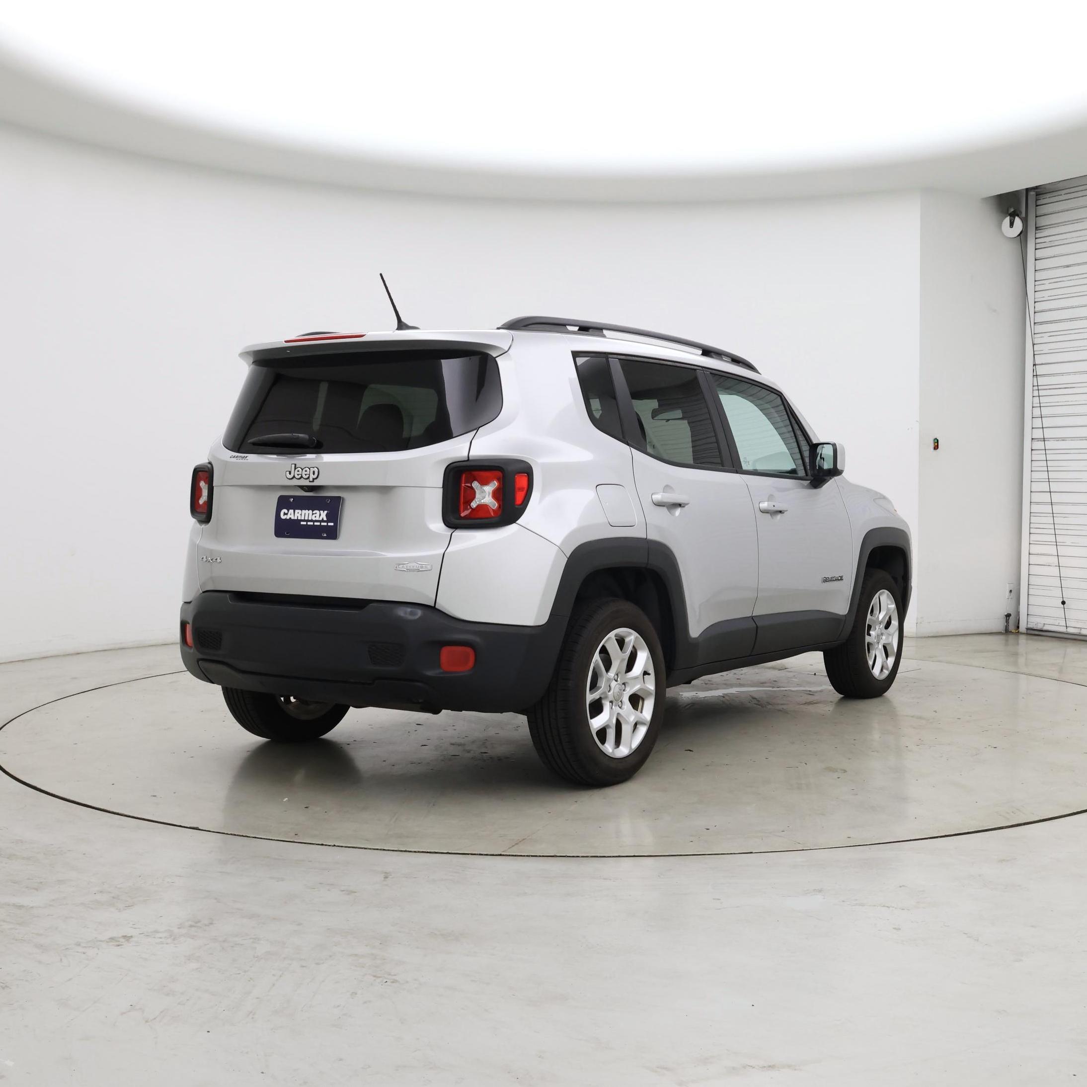 Thumbnail: 2016 Jeep Renegade - 8
