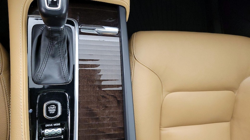 2019 Volvo XC90 T6 Momentum 18