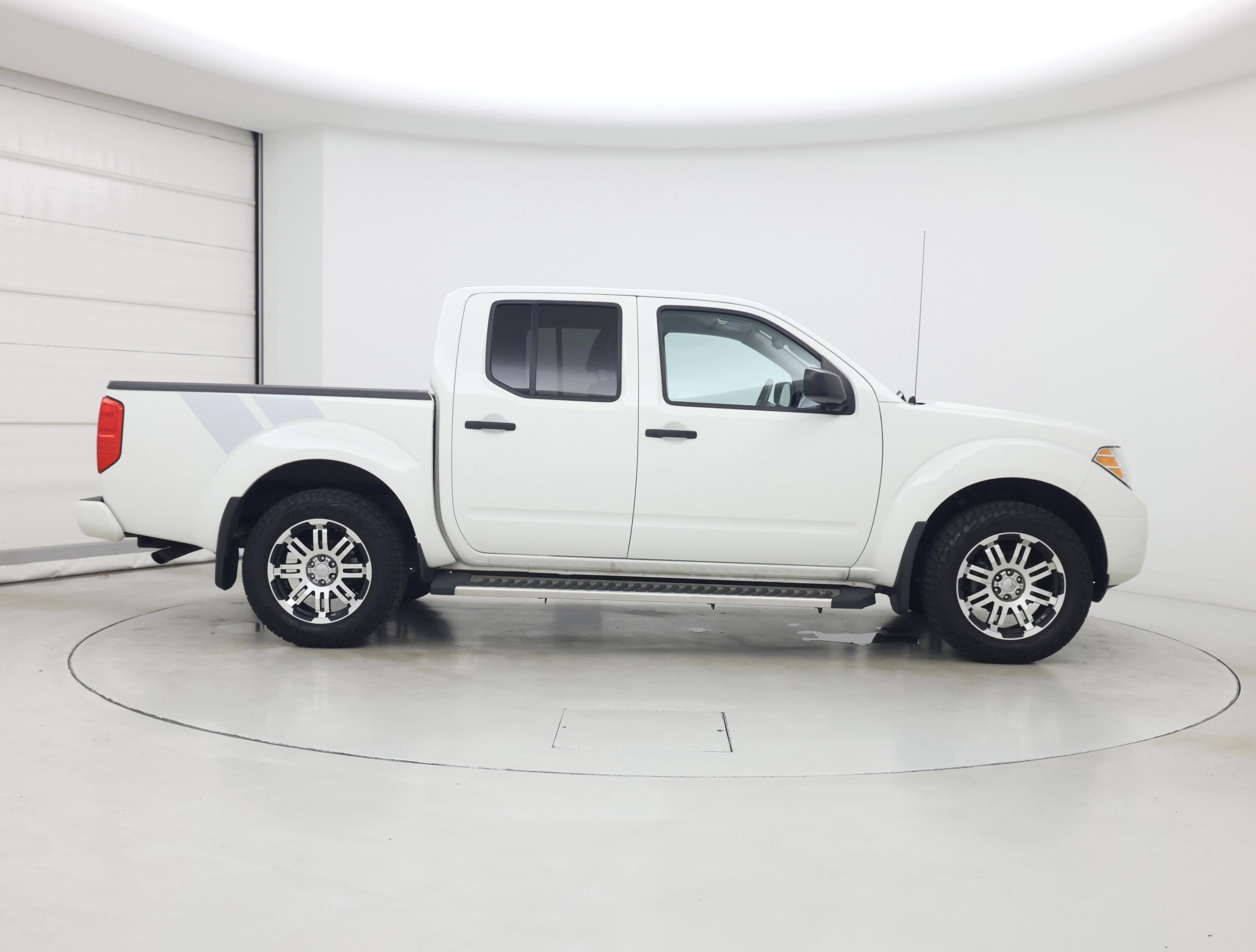 Thumbnail: 2021 Nissan Frontier - 7