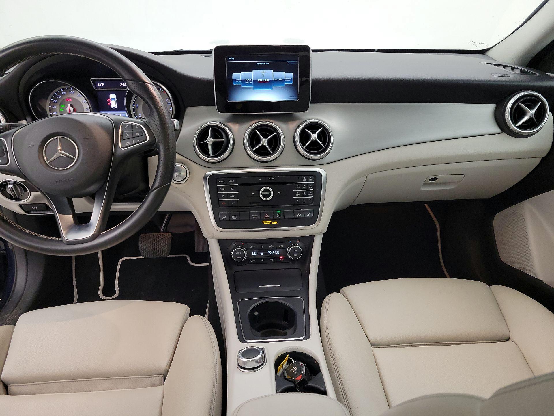 Thumbnail: 2017 Mercedes-Benz GLA - 9