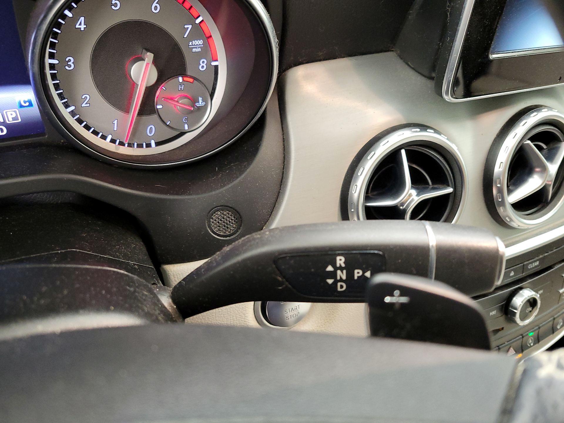 Thumbnail: 2017 Mercedes-Benz GLA - 17
