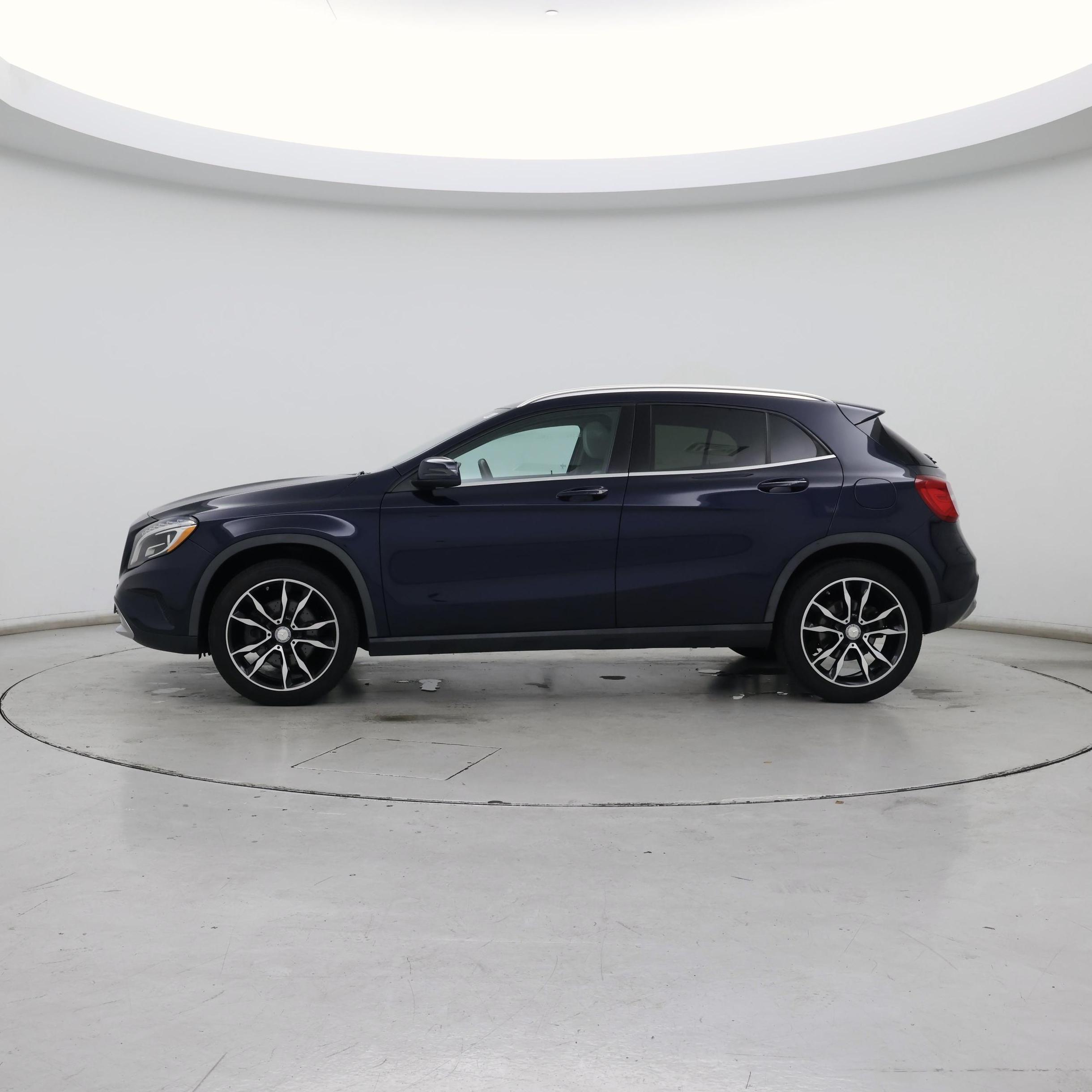 Thumbnail: 2017 Mercedes-Benz GLA - 3