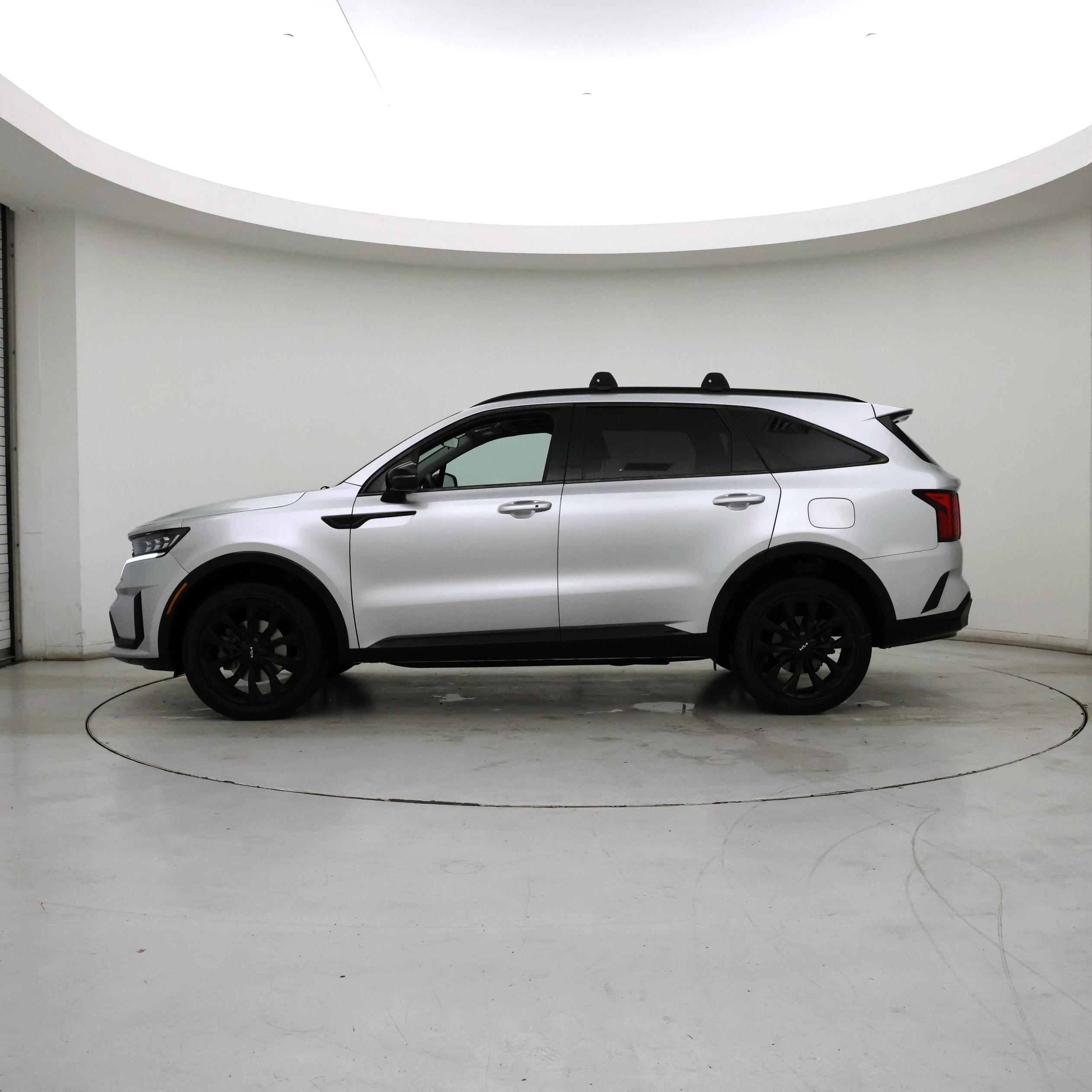 Thumbnail: 2022 Kia Sorento - 3