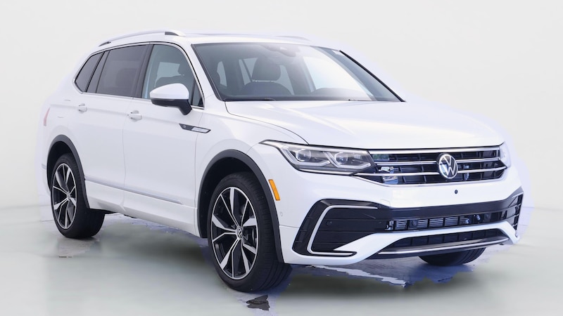 2022 Volkswagen Tiguan SE R-Line Hero Image