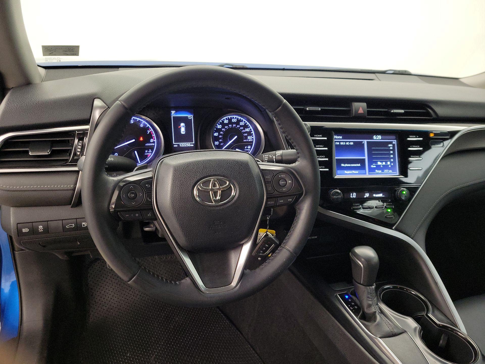 Thumbnail: 2018 Toyota Camry - 10