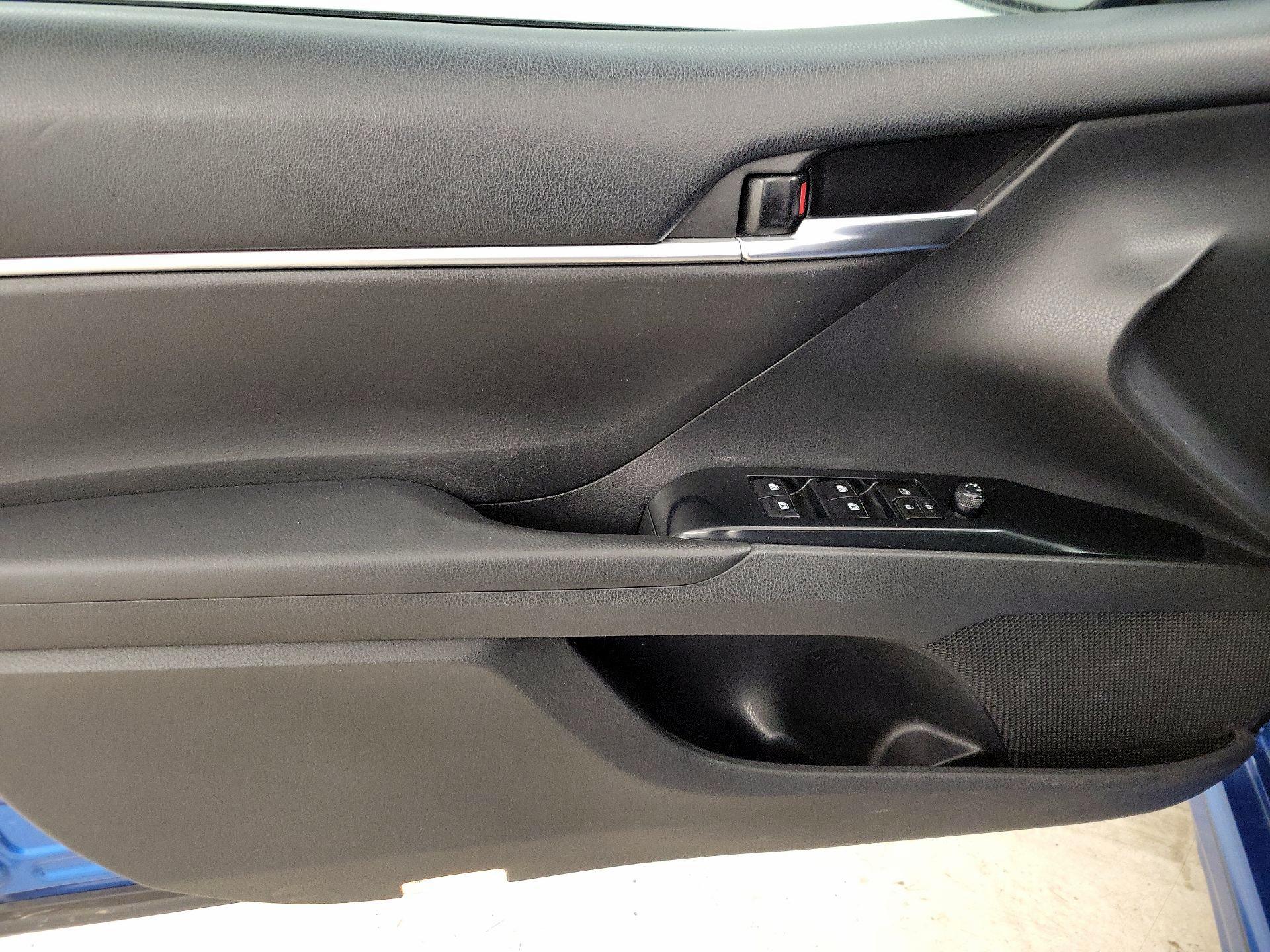 Thumbnail: 2018 Toyota Camry - 12