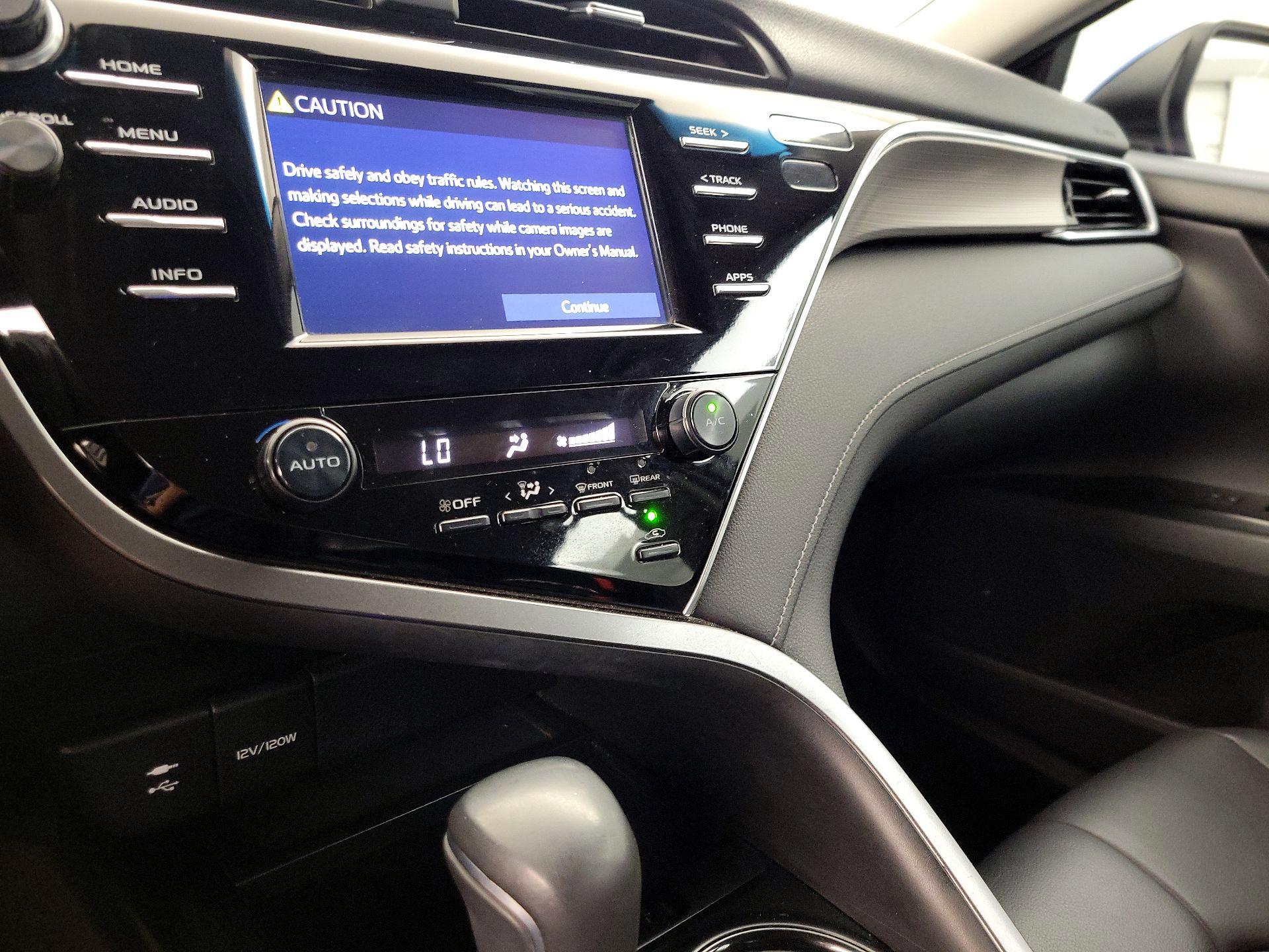 Thumbnail: 2018 Toyota Camry - 16