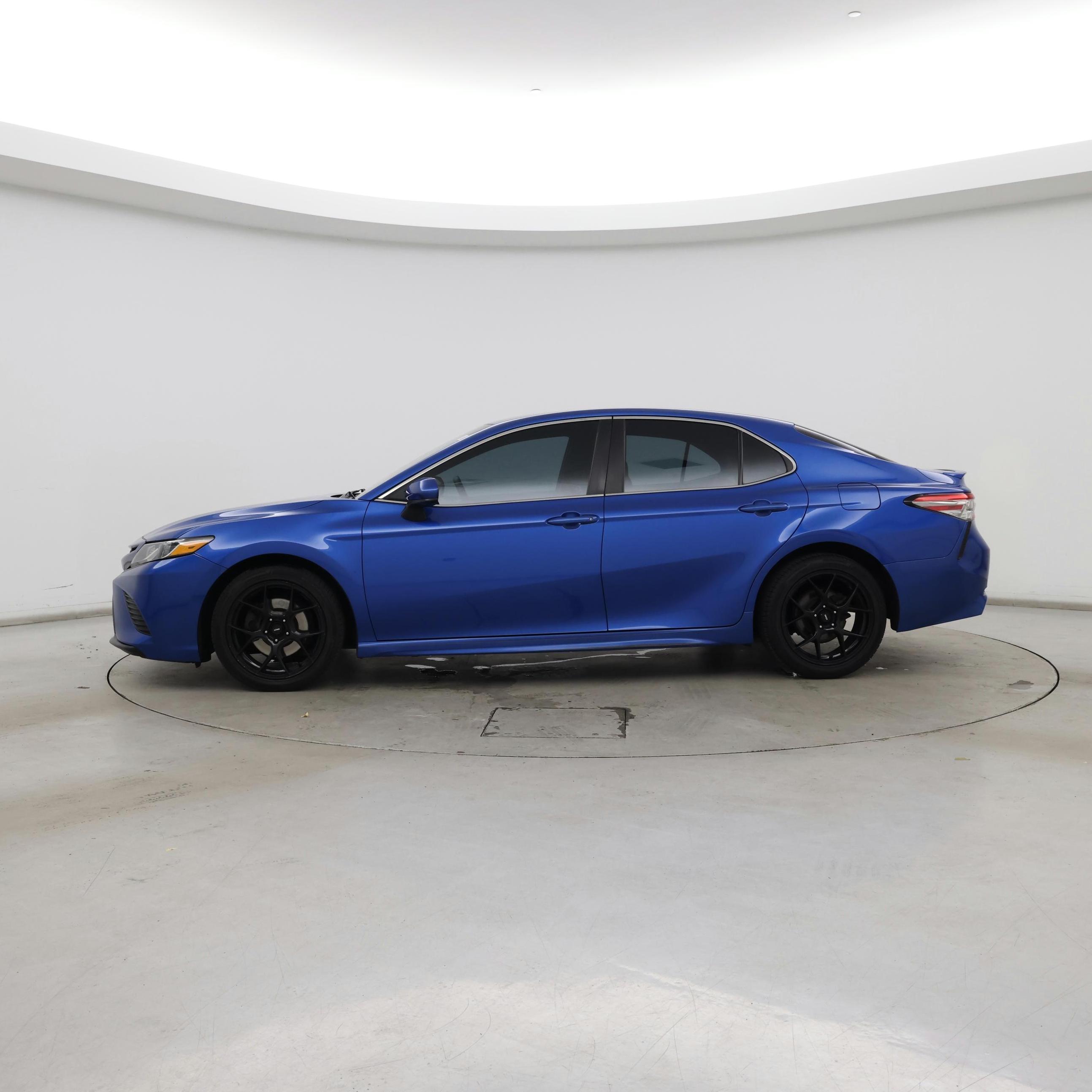 Thumbnail: 2018 Toyota Camry - 3