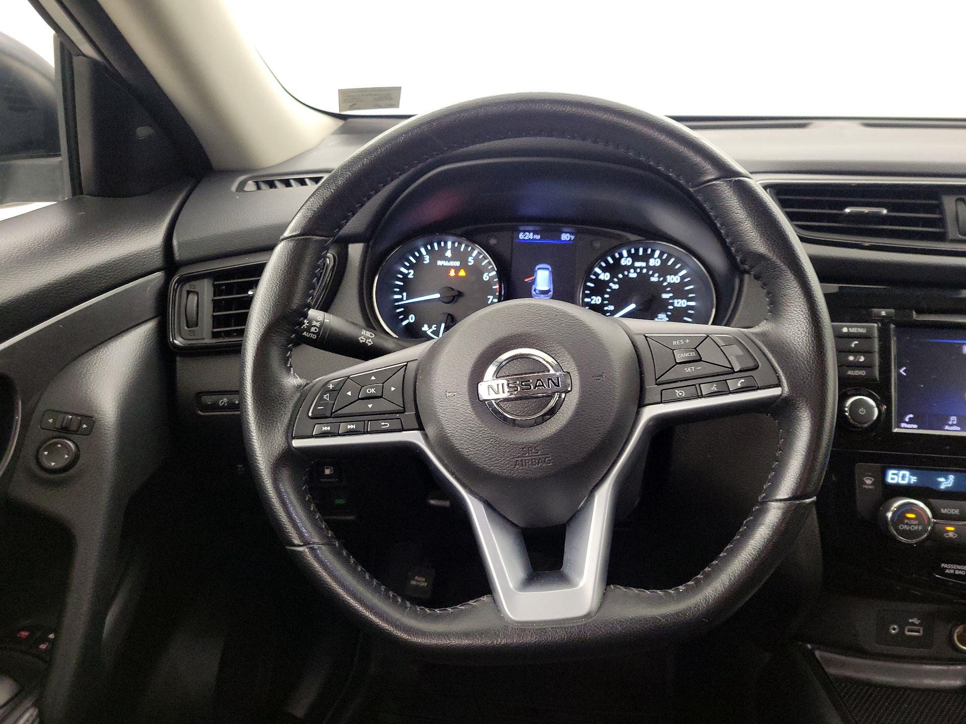 Thumbnail: 2020 Nissan Rogue - 10