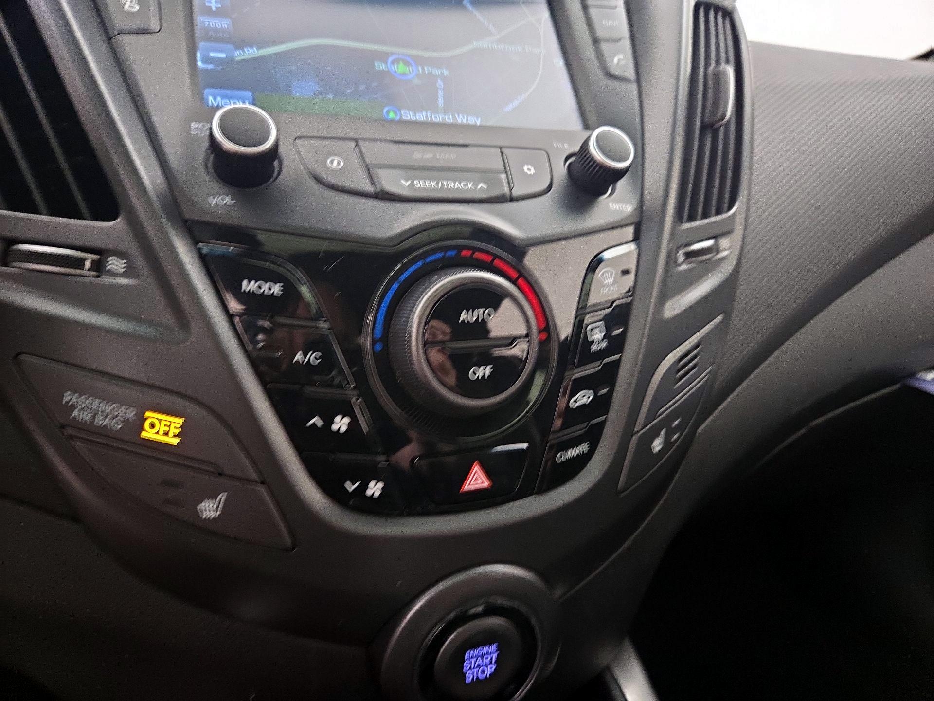 Thumbnail: 2016 Hyundai Veloster - 17