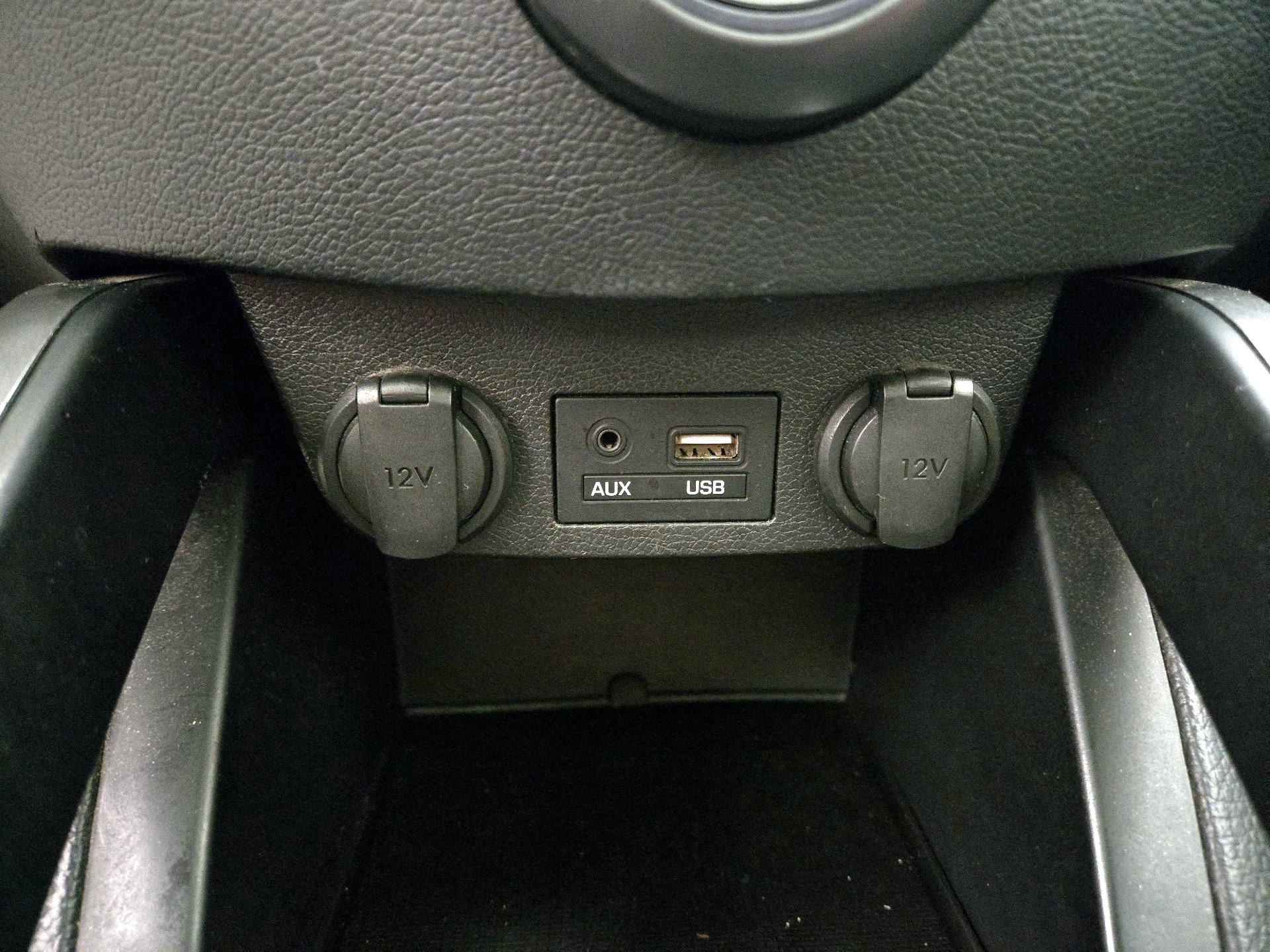 Thumbnail: 2016 Hyundai Veloster - 19