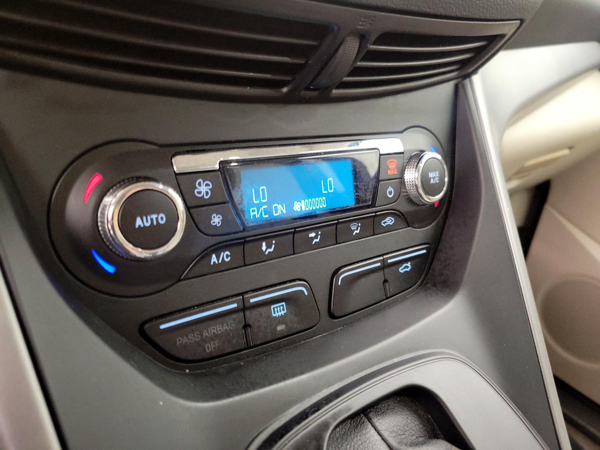 Thumbnail: 2014 Ford Escape - 16
