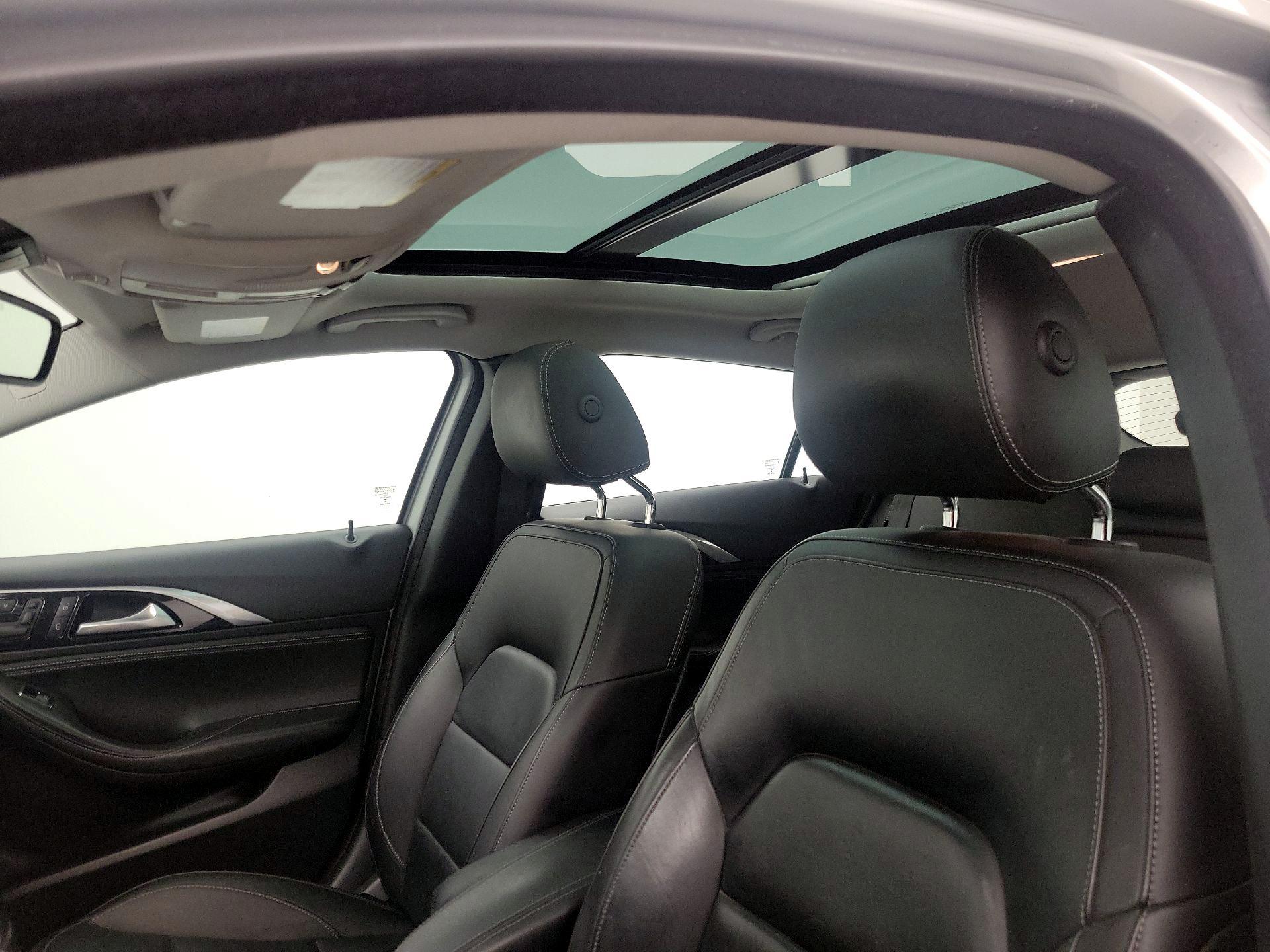 Thumbnail: 2018 INFINITI QX30 - 19