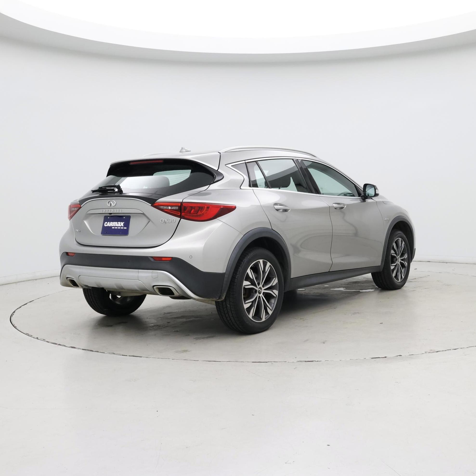 Thumbnail: 2018 INFINITI QX30 - 8