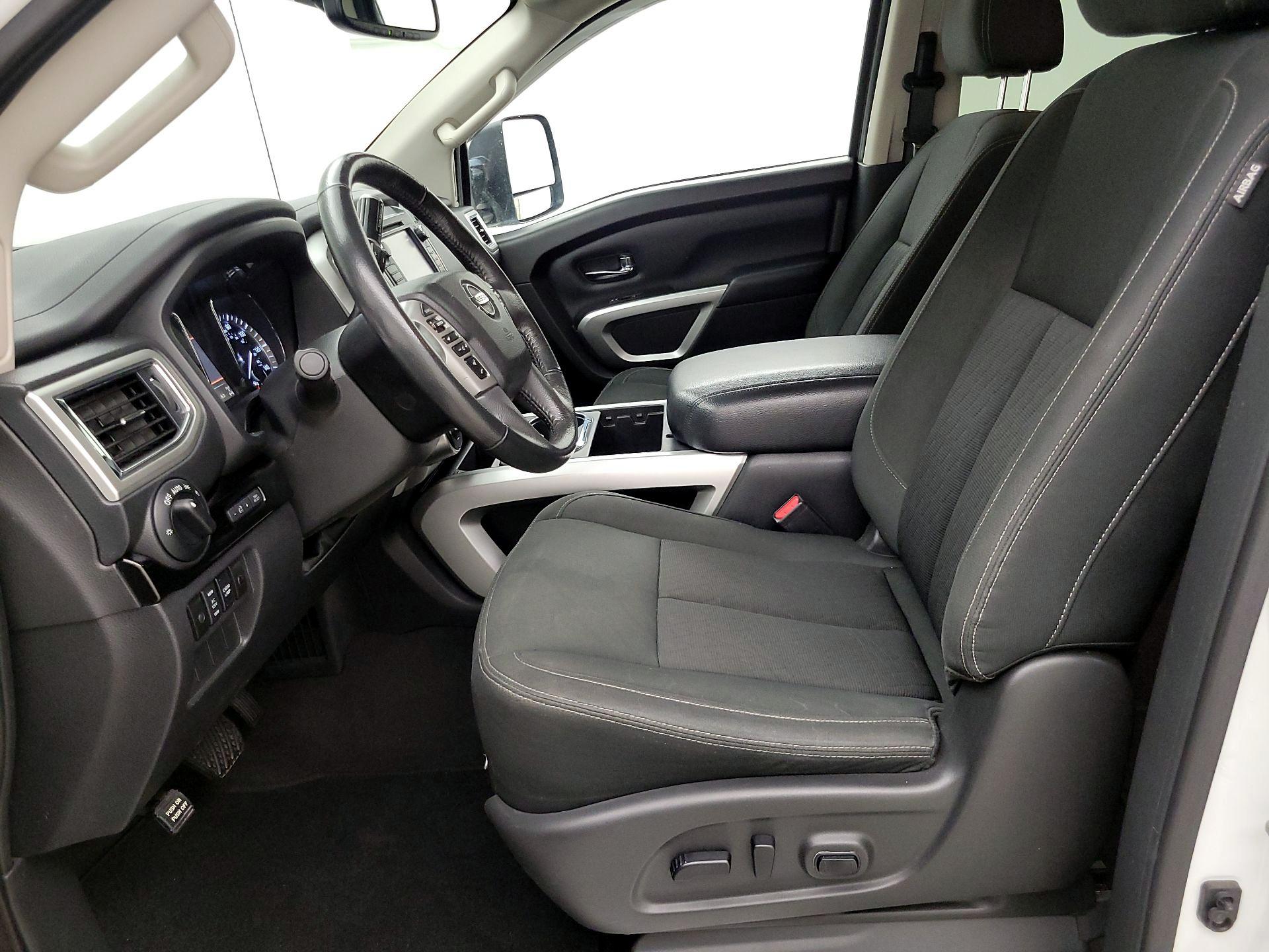 Thumbnail: 2019 Nissan Titan - 11