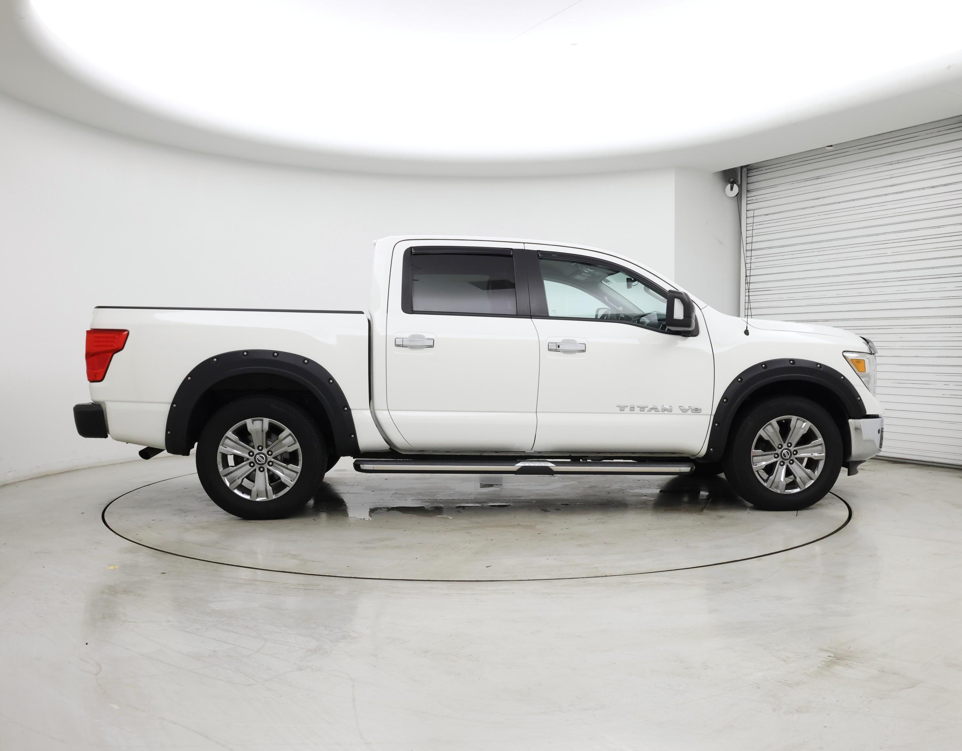 Thumbnail: 2019 Nissan Titan - 7