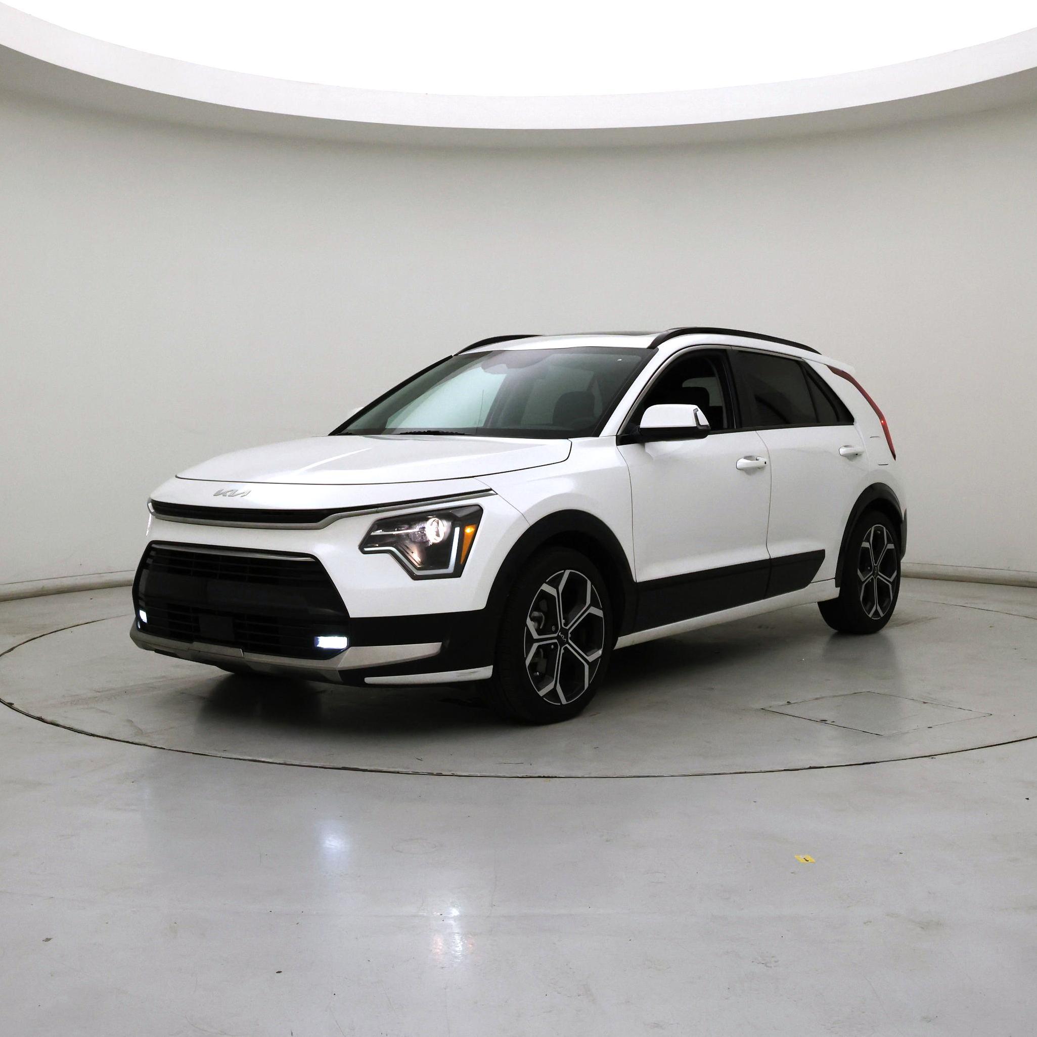 Thumbnail: 2023 Kia Niro - 4