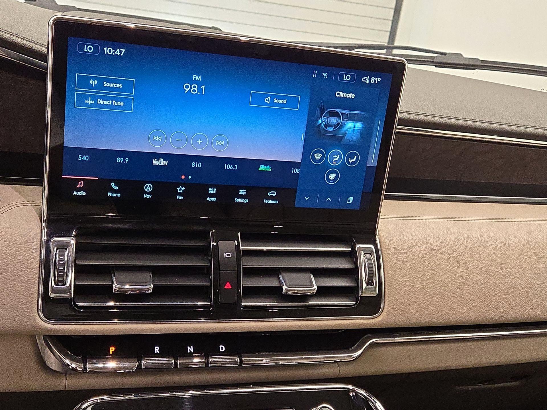 Thumbnail: 2022 Lincoln Navigator - 15