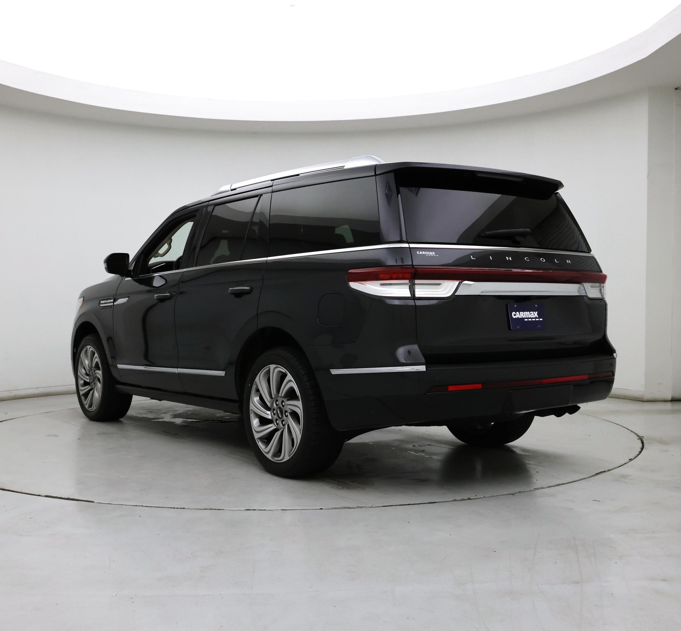 Thumbnail: 2022 Lincoln Navigator - 2