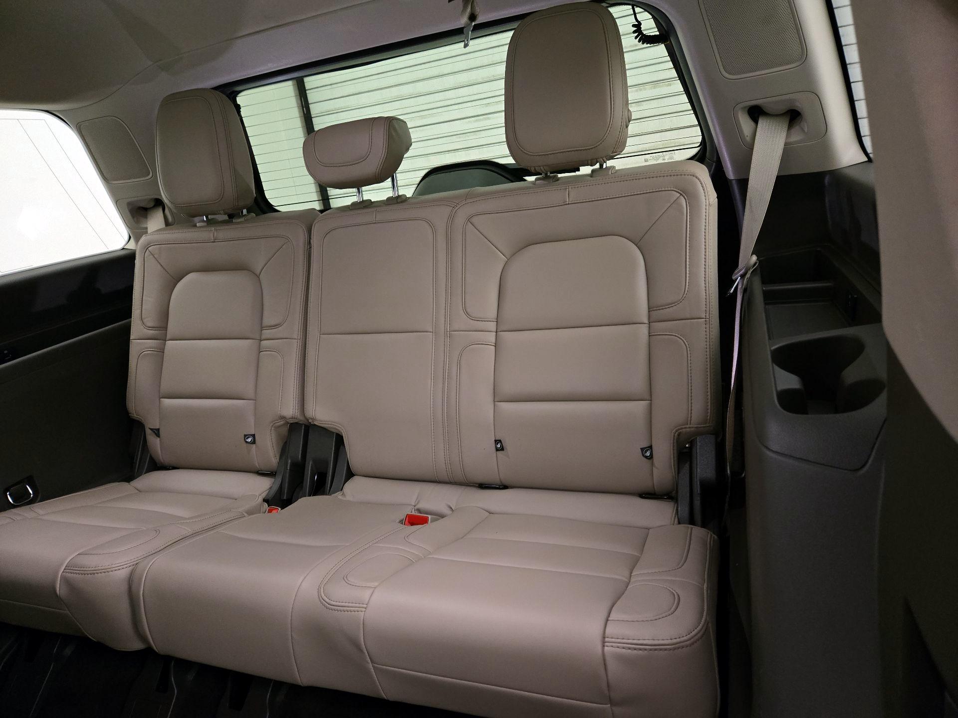 Thumbnail: 2022 Lincoln Navigator - 19