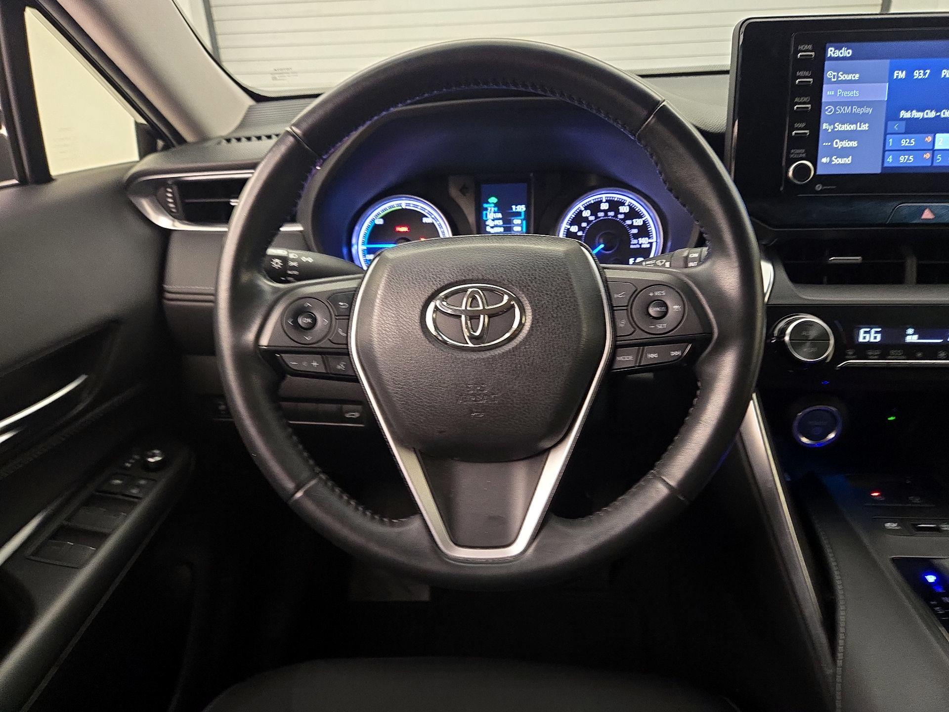 Thumbnail: 2022 Toyota Venza - 10
