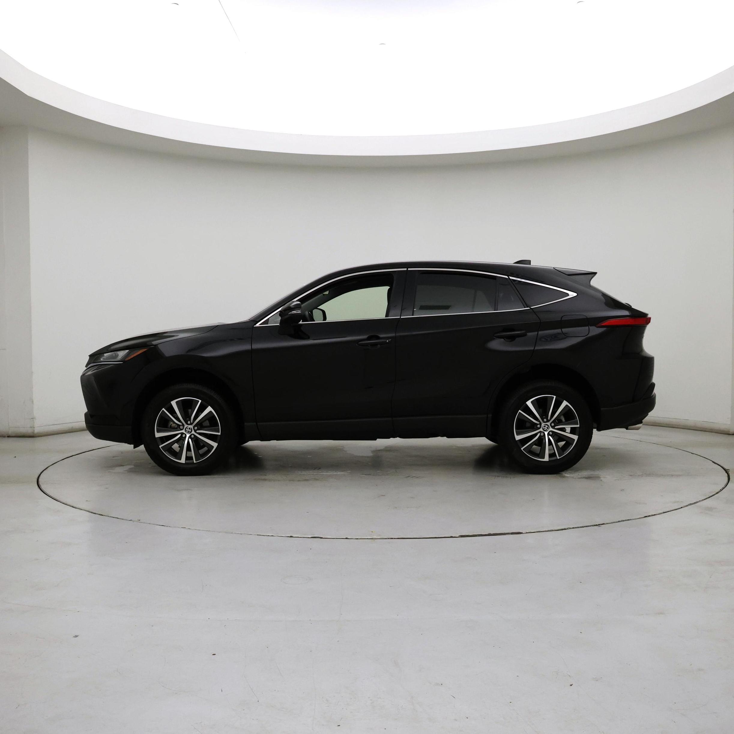 Thumbnail: 2022 Toyota Venza - 3